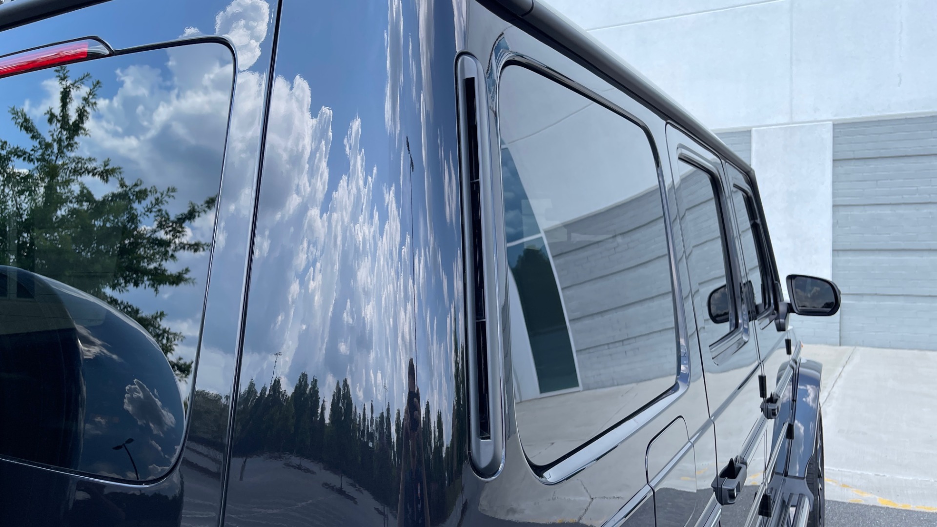 Used 2020 Mercedes-Benz G-CLASS G 550 / NAV / SUNROOF / AMG LINE / REARVIEW / AMG WHEELS for sale Sold at Formula Imports in Charlotte NC 28227 31