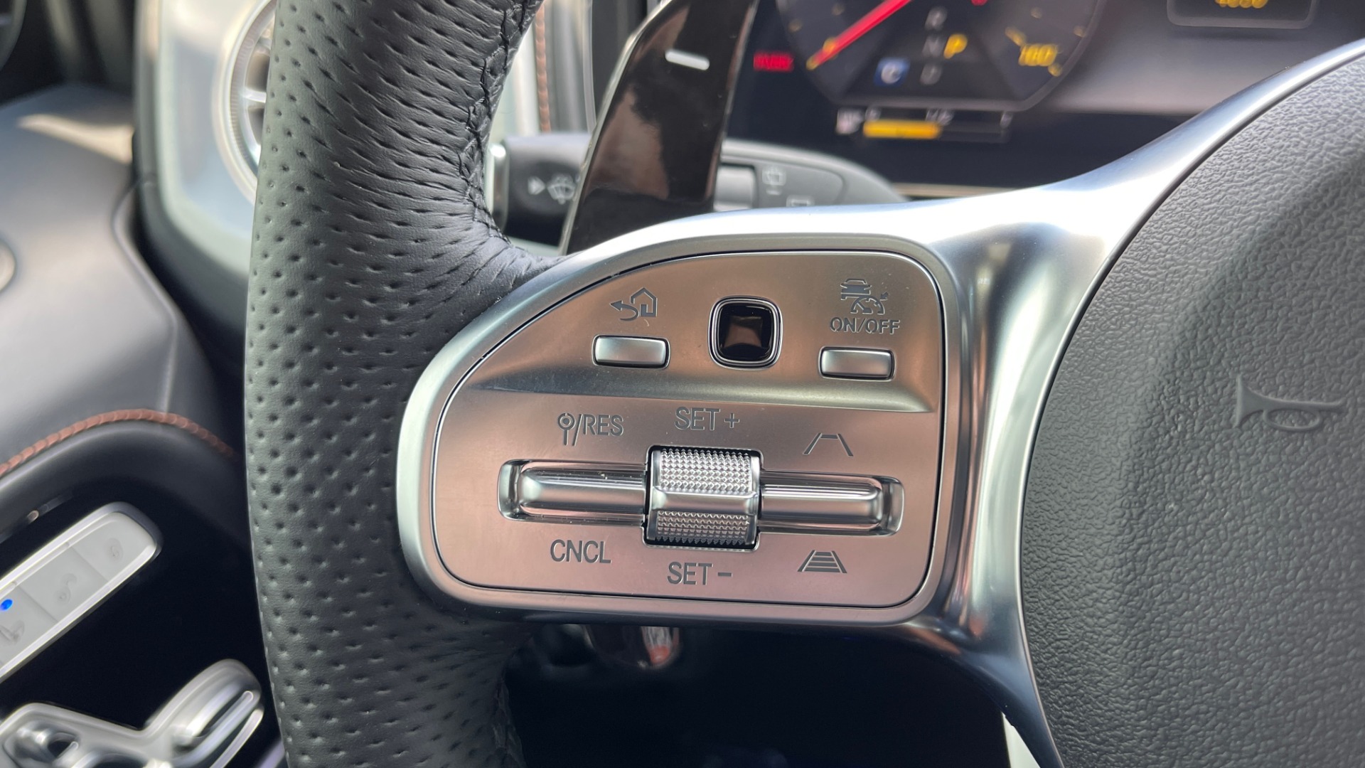 Used 2020 Mercedes-Benz G-CLASS G 550 / NAV / SUNROOF / AMG LINE / REARVIEW / AMG WHEELS for sale Sold at Formula Imports in Charlotte NC 28227 41