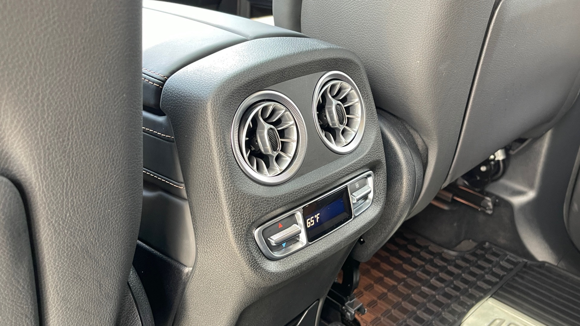 Used 2020 Mercedes-Benz G-CLASS G 550 / NAV / SUNROOF / AMG LINE / REARVIEW / AMG WHEELS for sale Sold at Formula Imports in Charlotte NC 28227 68