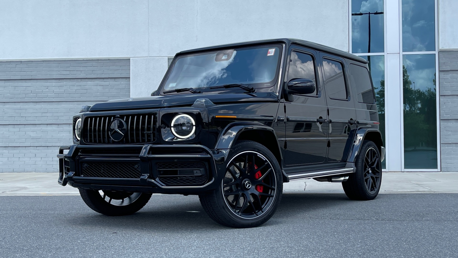 Used 2020 Mercedes-Benz G-CLASS G 550 / NAV / SUNROOF / AMG LINE / REARVIEW / AMG WHEELS for sale Sold at Formula Imports in Charlotte NC 28227 1