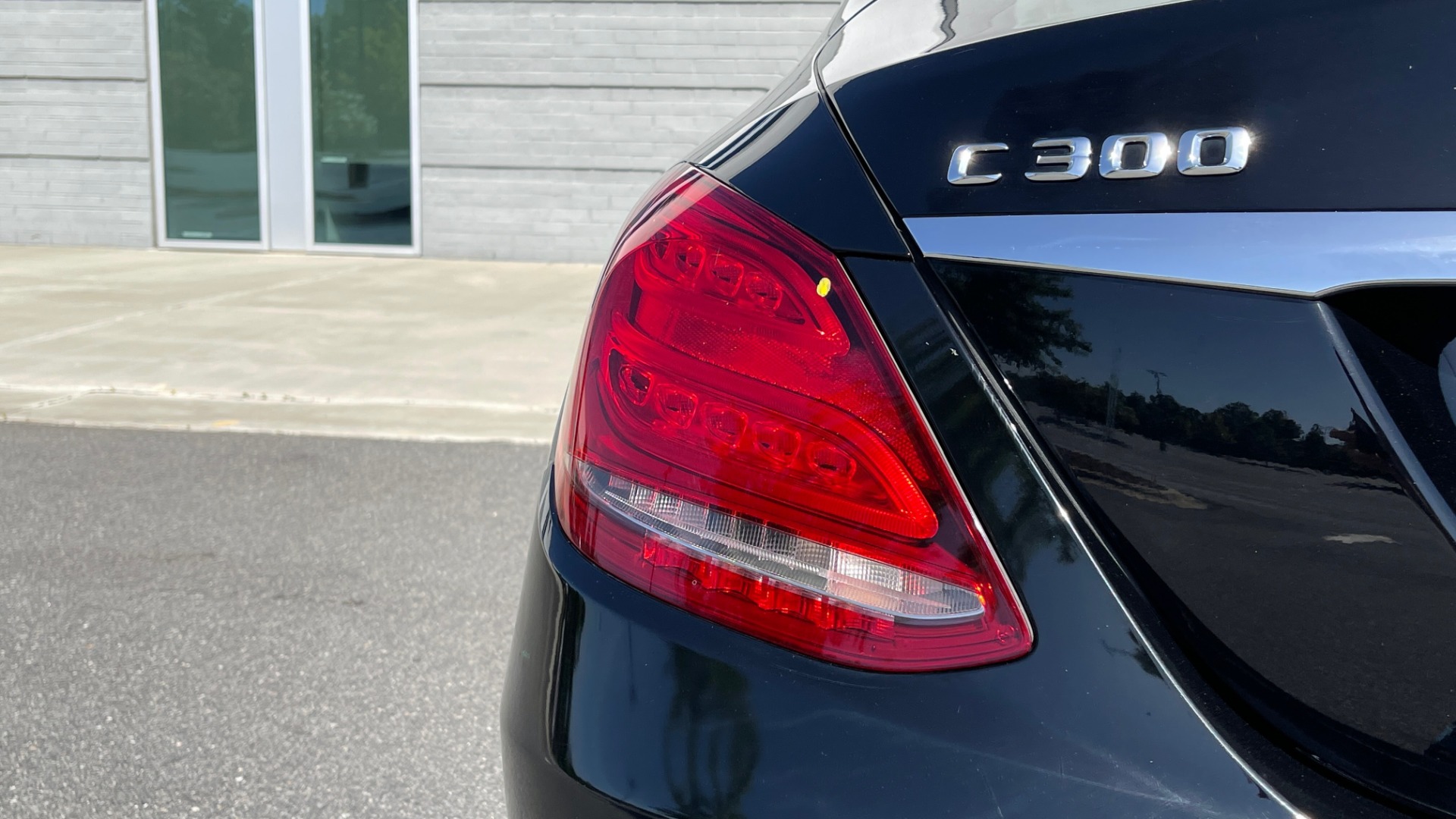 Used 2015 Mercedes-Benz C-CLASS C 300 4MATIC PREMIUM / MULTI MEDIA PKG / BSA / REARVIEW for sale Sold at Formula Imports in Charlotte NC 28227 22