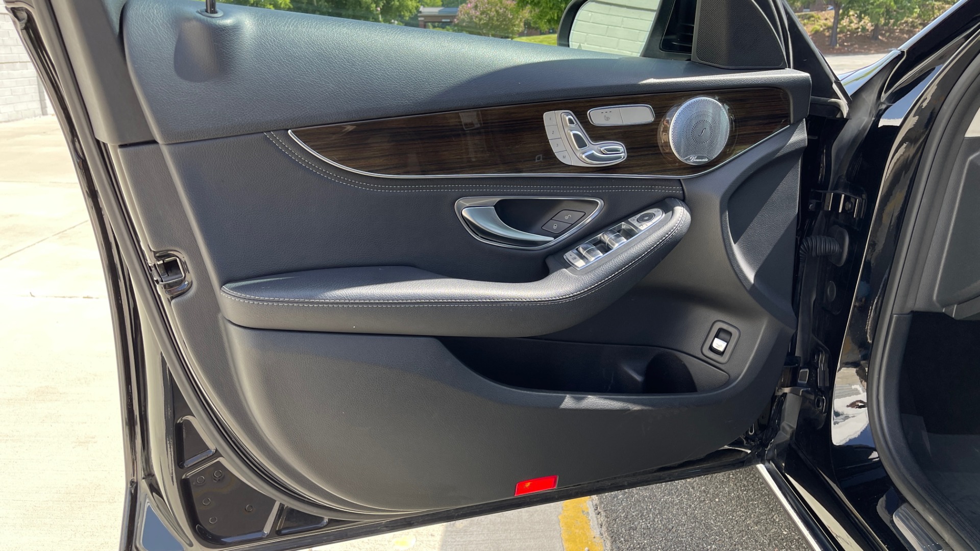 Used 2015 Mercedes-Benz C-CLASS C 300 4MATIC PREMIUM / MULTI MEDIA PKG / BSA / REARVIEW for sale Sold at Formula Imports in Charlotte NC 28227 24