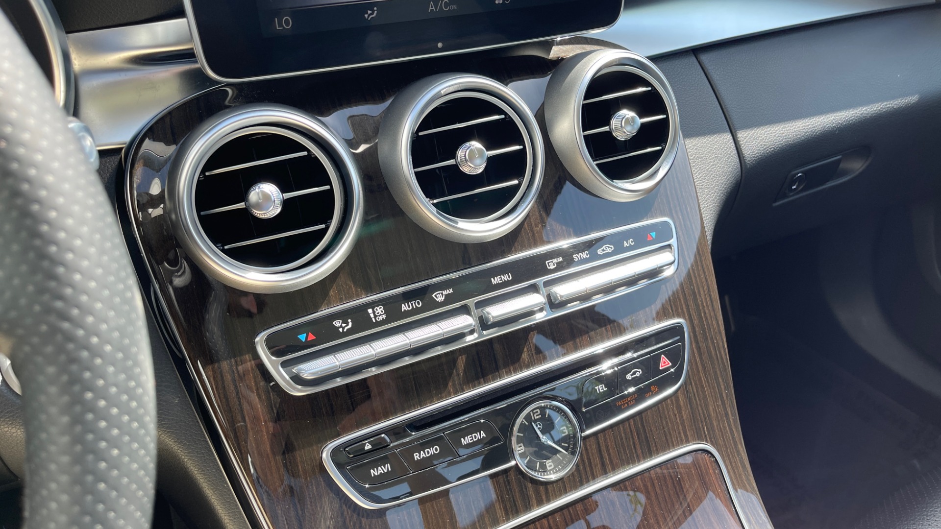 Used 2015 Mercedes-Benz C-CLASS C 300 4MATIC PREMIUM / MULTI MEDIA PKG / BSA / REARVIEW for sale Sold at Formula Imports in Charlotte NC 28227 37
