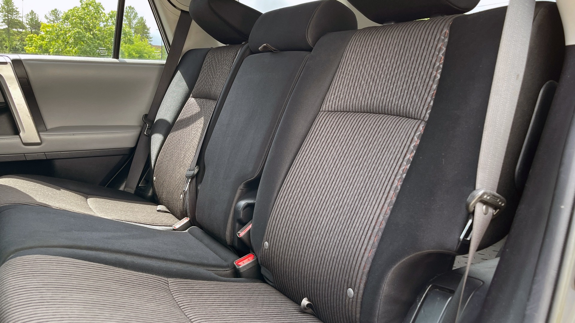 Used 2011 Toyota 4Runner SR5 / SUNROOF / 4X4 / BLUETOOTH / BACKUP CAMERA for sale Sold at Formula Imports in Charlotte NC 28227 10