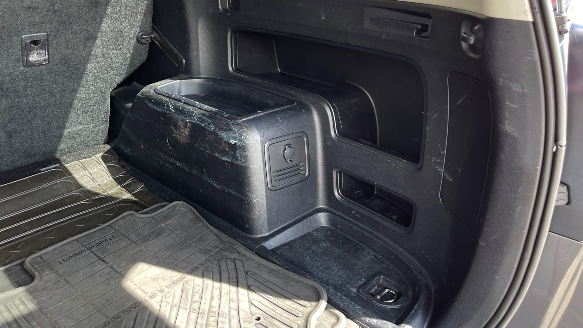 Used 2011 Toyota 4Runner SR5 / SUNROOF / 4X4 / BLUETOOTH / BACKUP CAMERA for sale Sold at Formula Imports in Charlotte NC 28227 14