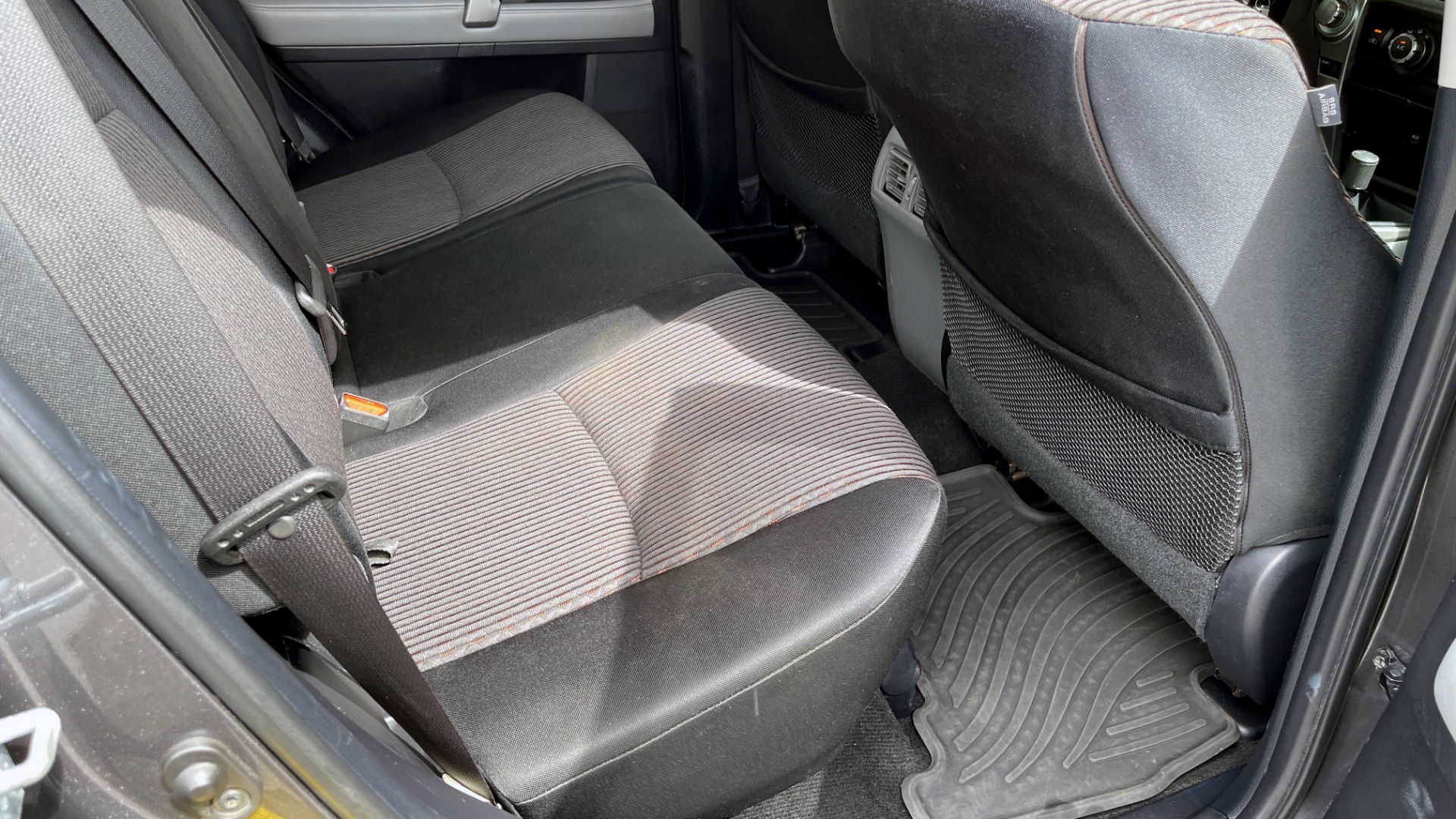 Used 2011 Toyota 4RUNNER SR5 4X4 V6 / 5-SPD AUTO / SUNROOF / POWER FRONT SEATS for sale $19,999 at Formula Imports in Charlotte NC 28227 21