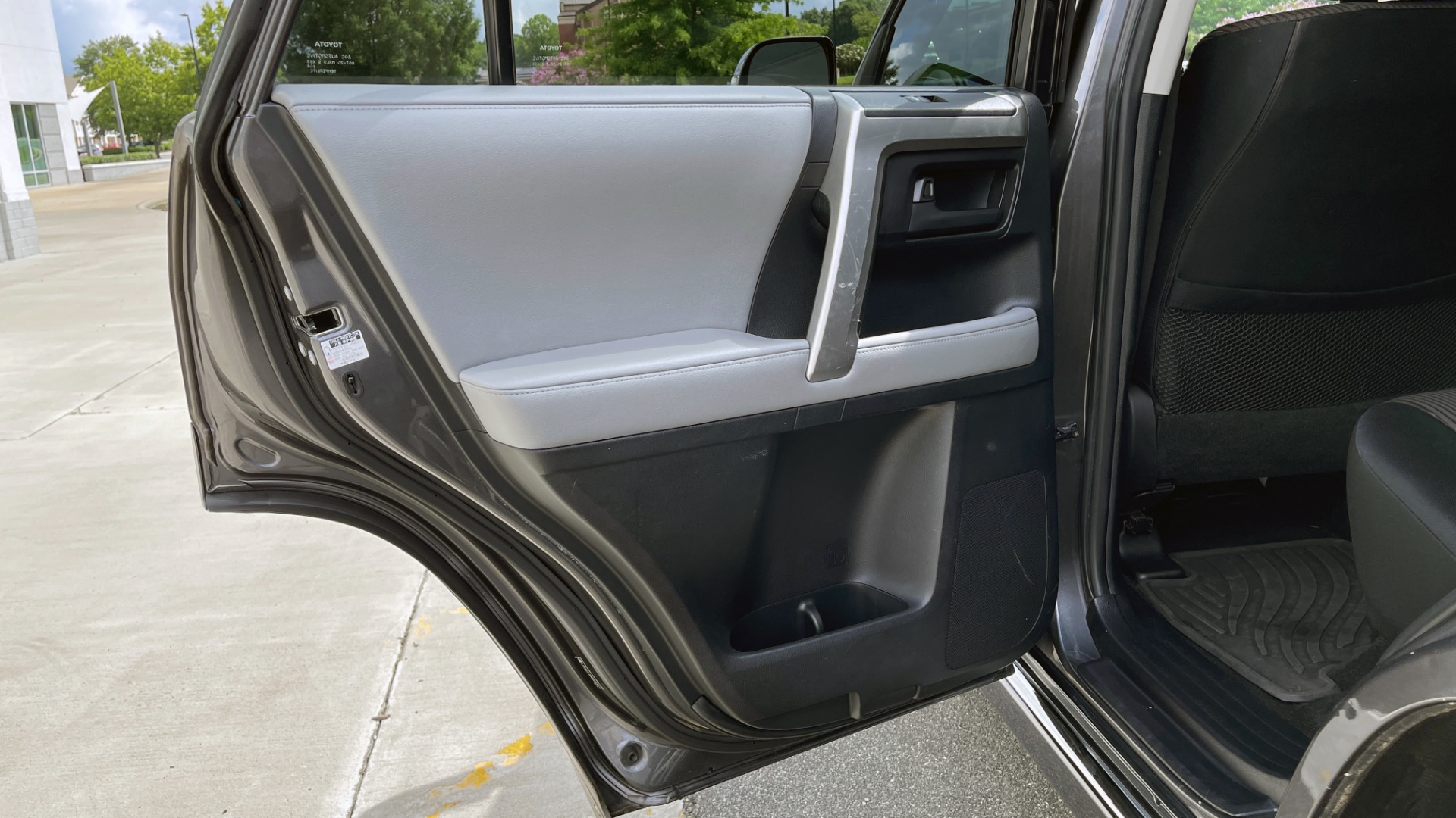 Used 2011 Toyota 4Runner SR5 / SUNROOF / 4X4 / BLUETOOTH / BACKUP CAMERA for sale Sold at Formula Imports in Charlotte NC 28227 33
