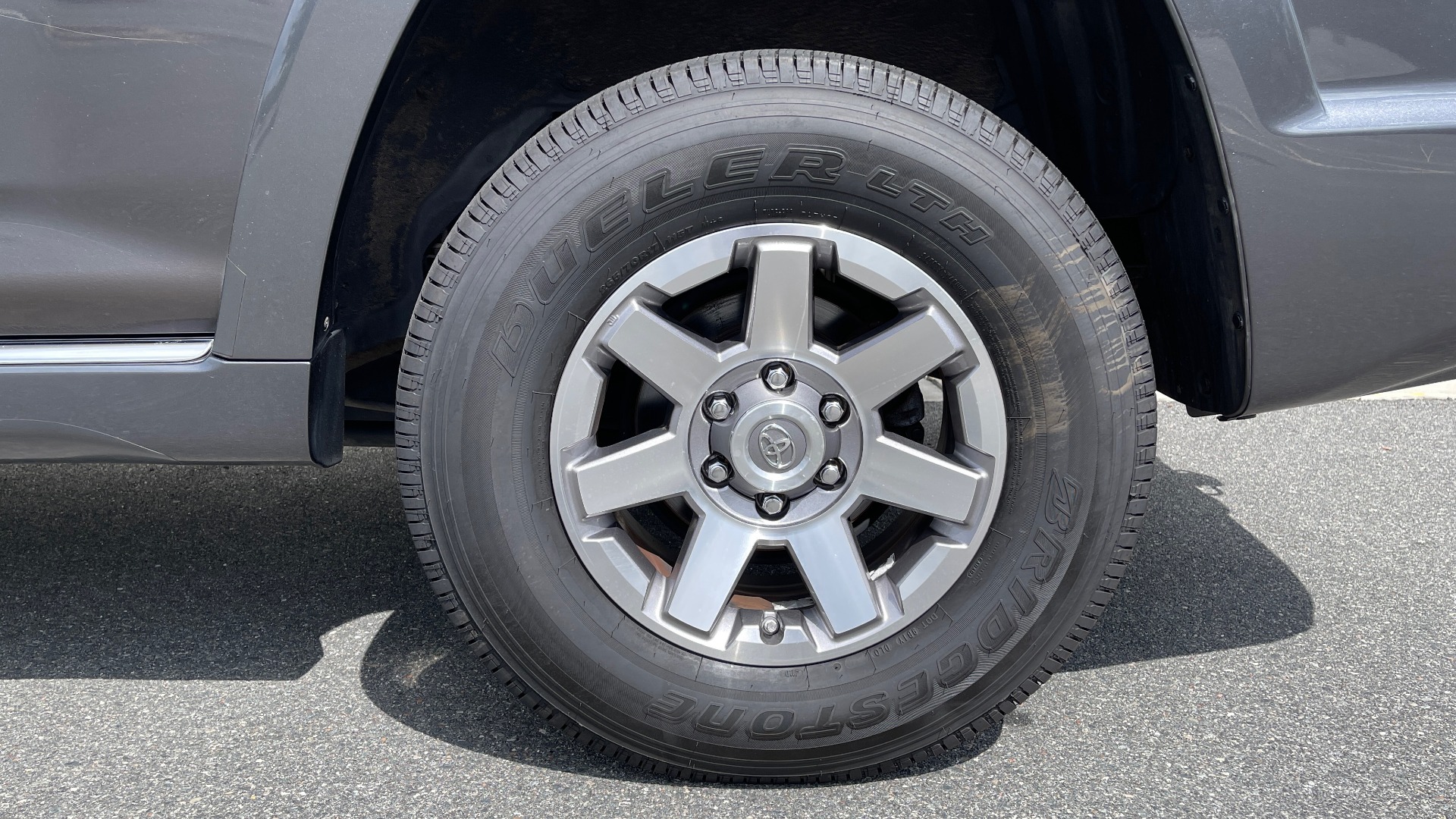 Used 2011 Toyota 4Runner SR5 / SUNROOF / 4X4 / BLUETOOTH / BACKUP CAMERA for sale Sold at Formula Imports in Charlotte NC 28227 43