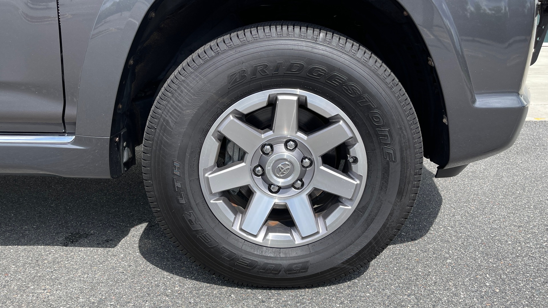 Used 2011 Toyota 4Runner SR5 / SUNROOF / 4X4 / BLUETOOTH / BACKUP CAMERA for sale Sold at Formula Imports in Charlotte NC 28227 45