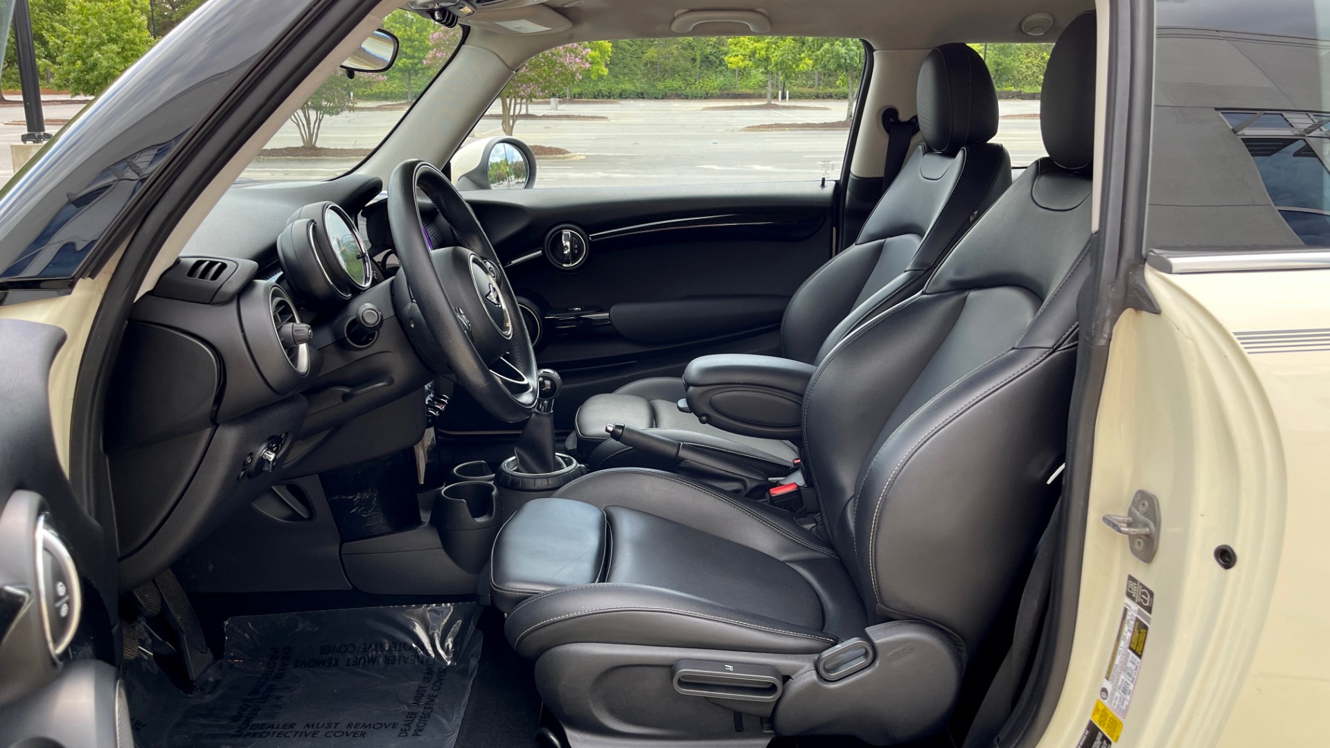Used 2015 MINI COOPER HARDTOP S 2DR / 2.0L TURBO / FWD / 6-SPD MANUAL for sale Sold at Formula Imports in Charlotte NC 28227 26