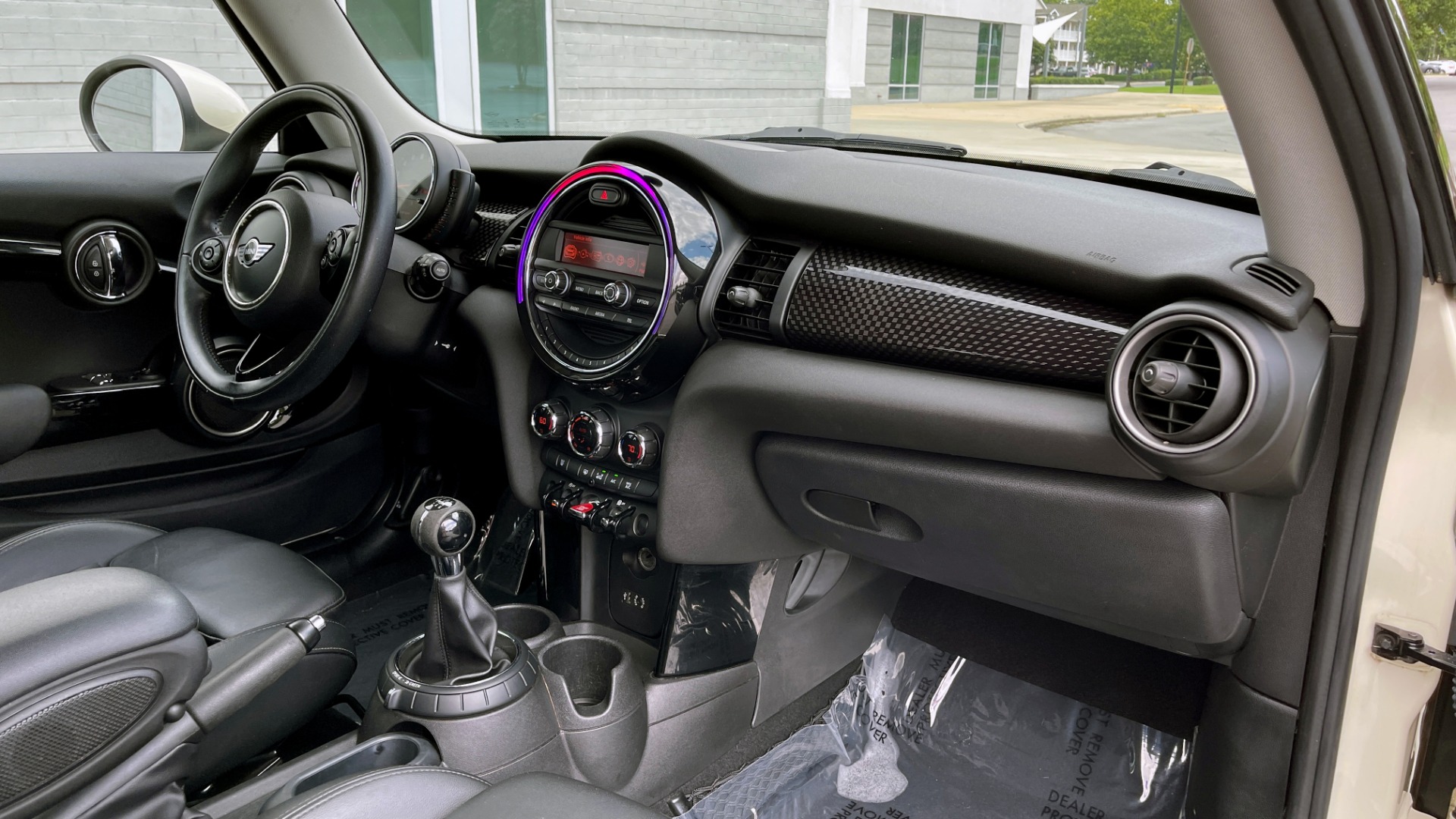 Used 2015 MINI COOPER HARDTOP S 2DR / 2.0L TURBO / FWD / 6-SPD MANUAL for sale Sold at Formula Imports in Charlotte NC 28227 46