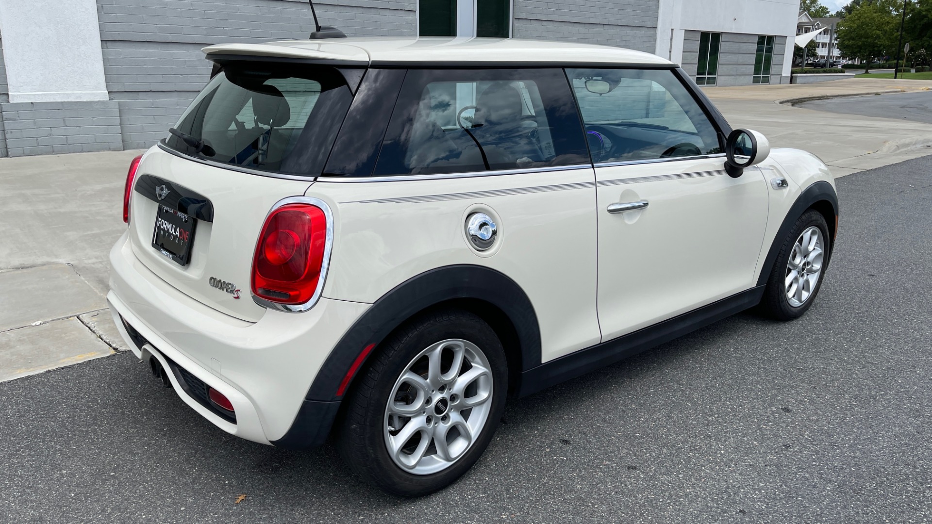 Used 2015 MINI COOPER HARDTOP S 2DR / 2.0L TURBO / FWD / 6-SPD MANUAL for sale Sold at Formula Imports in Charlotte NC 28227 6