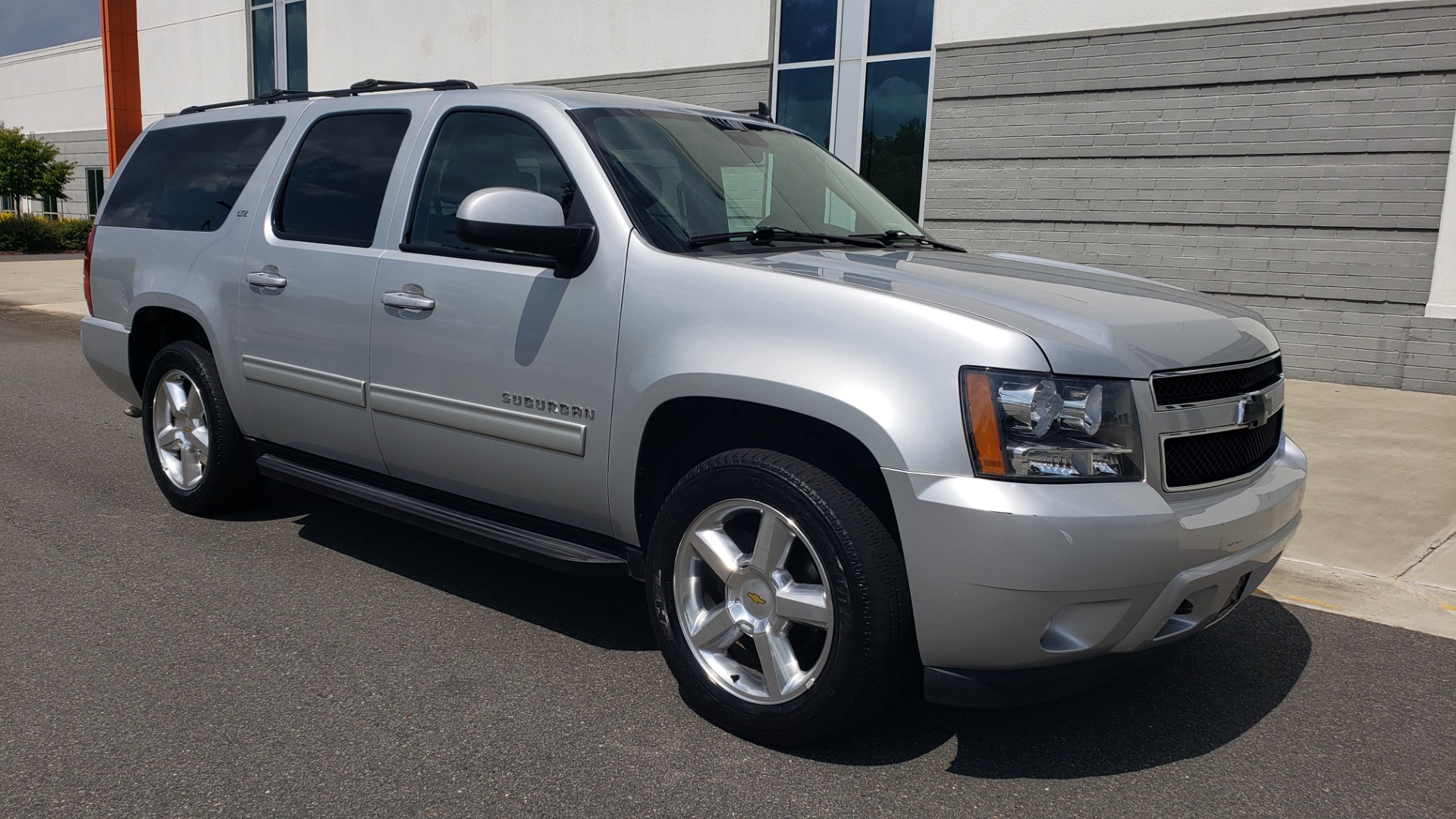 Used 2012 Chevrolet SUBURBAN LTZ 4WD / NAV / SUNROOF / BOSE / ENTERTAINMENT / 3-ROWS / REARVIEW for sale Sold at Formula Imports in Charlotte NC 28227 13