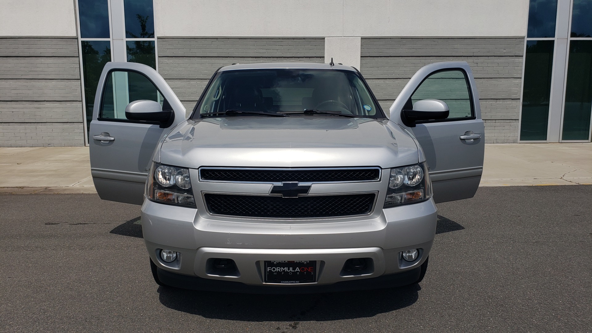 Used 2012 Chevrolet SUBURBAN LTZ 4WD / NAV / SUNROOF / BOSE / ENTERTAINMENT / 3-ROWS / REARVIEW for sale Sold at Formula Imports in Charlotte NC 28227 25