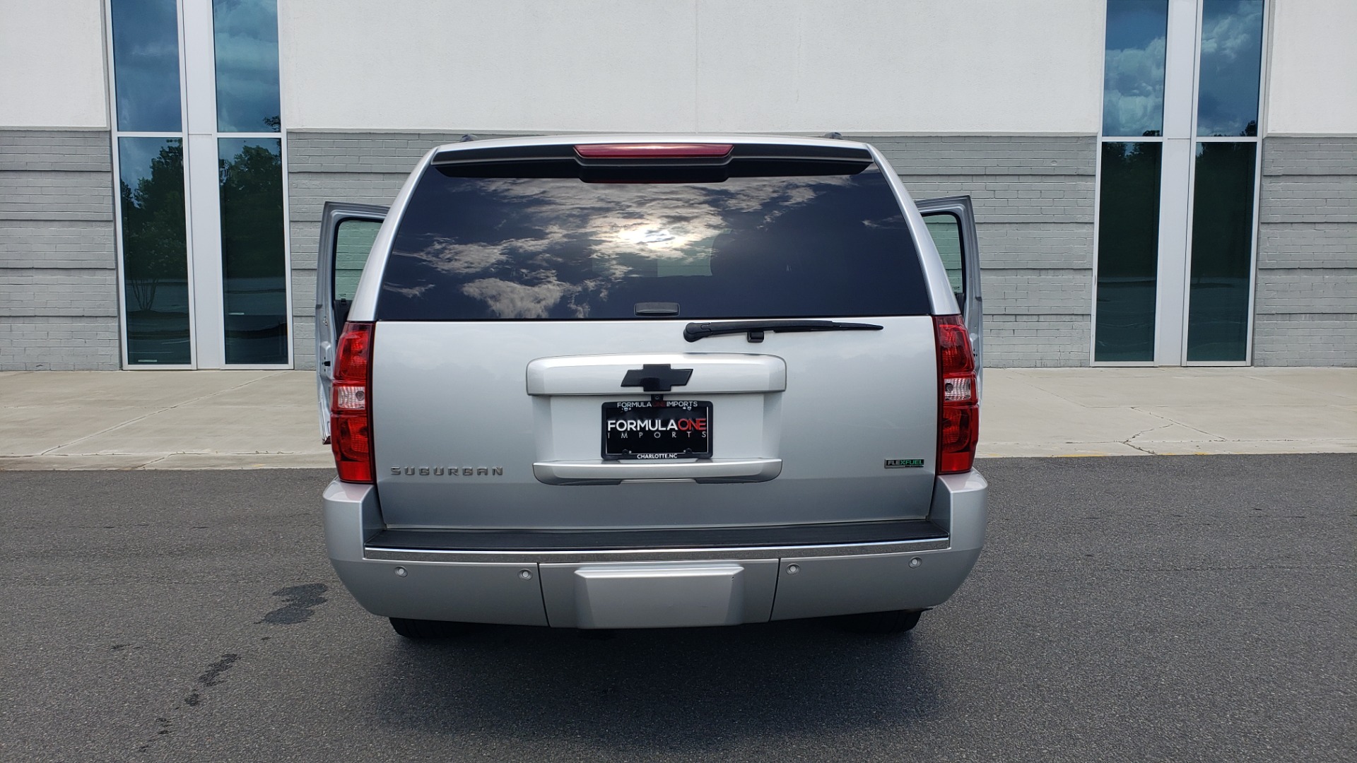 Used 2012 Chevrolet SUBURBAN LTZ 4WD / NAV / SUNROOF / BOSE / ENTERTAINMENT / 3-ROWS / REARVIEW for sale Sold at Formula Imports in Charlotte NC 28227 35