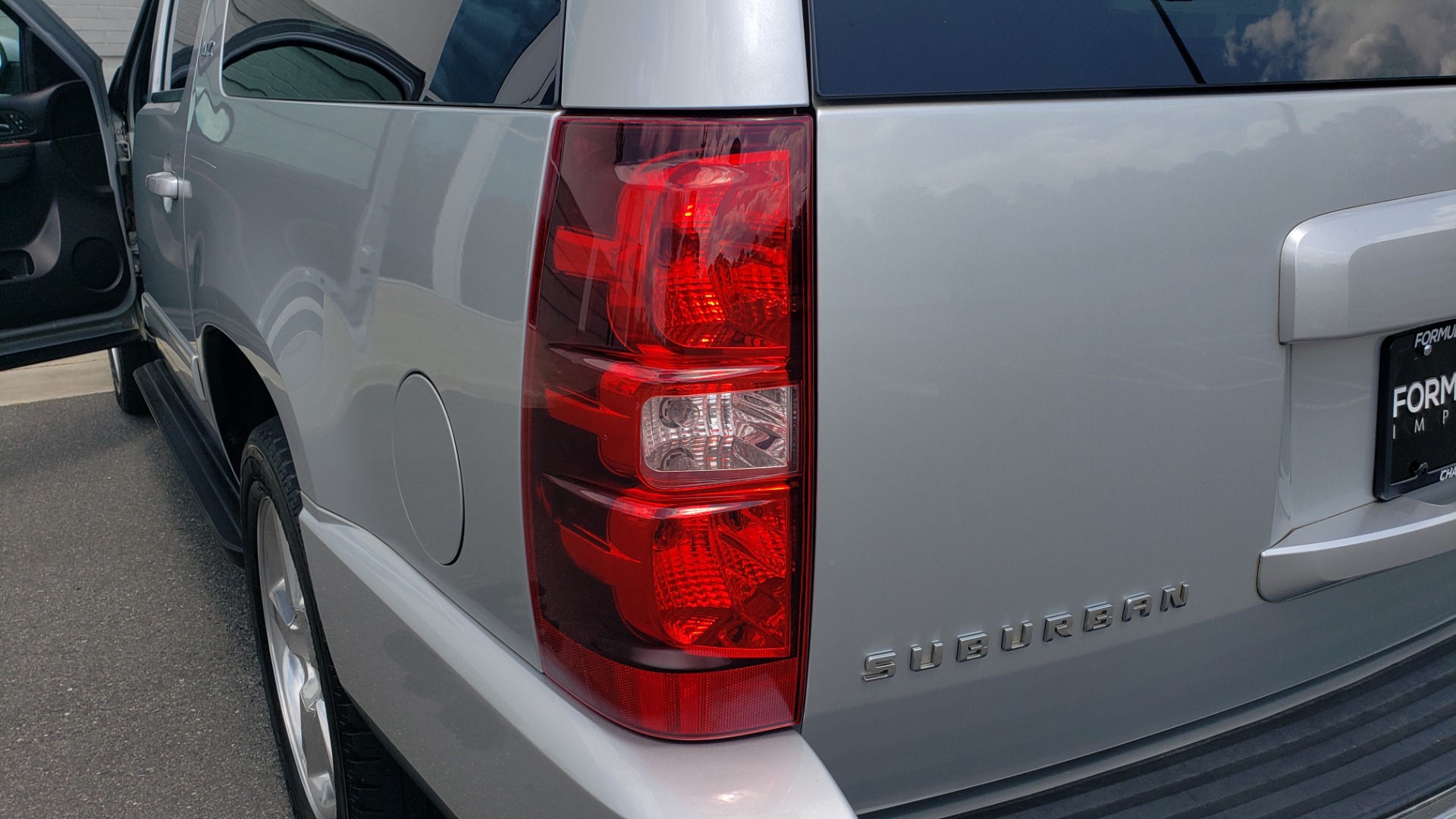 Used 2012 Chevrolet SUBURBAN LTZ 4WD / NAV / SUNROOF / BOSE / ENTERTAINMENT / 3-ROWS / REARVIEW for sale Sold at Formula Imports in Charlotte NC 28227 36