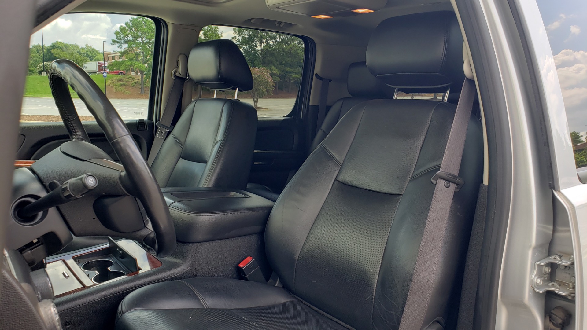 Used 2012 Chevrolet SUBURBAN LTZ 4WD / NAV / SUNROOF / BOSE / ENTERTAINMENT / 3-ROWS / REARVIEW for sale Sold at Formula Imports in Charlotte NC 28227 41