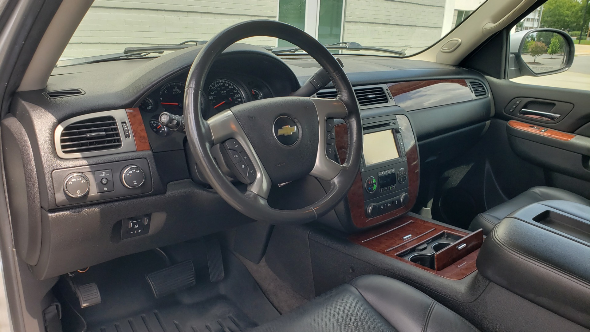 Used 2012 Chevrolet SUBURBAN LTZ 4WD / NAV / SUNROOF / BOSE / ENTERTAINMENT / 3-ROWS / REARVIEW for sale Sold at Formula Imports in Charlotte NC 28227 42