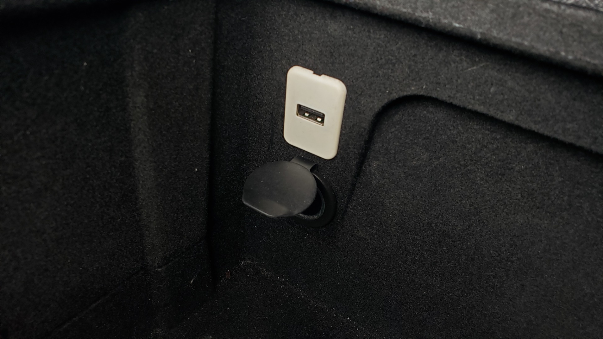 Used 2012 Chevrolet SUBURBAN LTZ 4WD / NAV / SUNROOF / BOSE / ENTERTAINMENT / 3-ROWS / REARVIEW for sale Sold at Formula Imports in Charlotte NC 28227 52