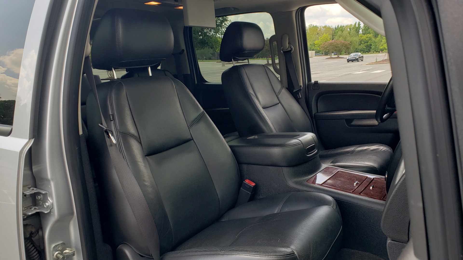 Used 2012 Chevrolet SUBURBAN LTZ 4WD / NAV / SUNROOF / BOSE / ENTERTAINMENT / 3-ROWS / REARVIEW for sale Sold at Formula Imports in Charlotte NC 28227 63