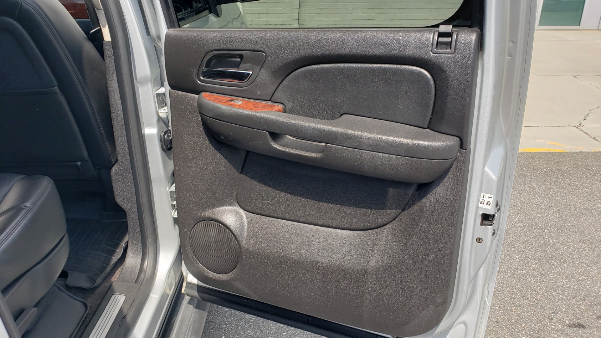 Used 2012 Chevrolet SUBURBAN LTZ 4WD / NAV / SUNROOF / BOSE / ENTERTAINMENT / 3-ROWS / REARVIEW for sale Sold at Formula Imports in Charlotte NC 28227 65