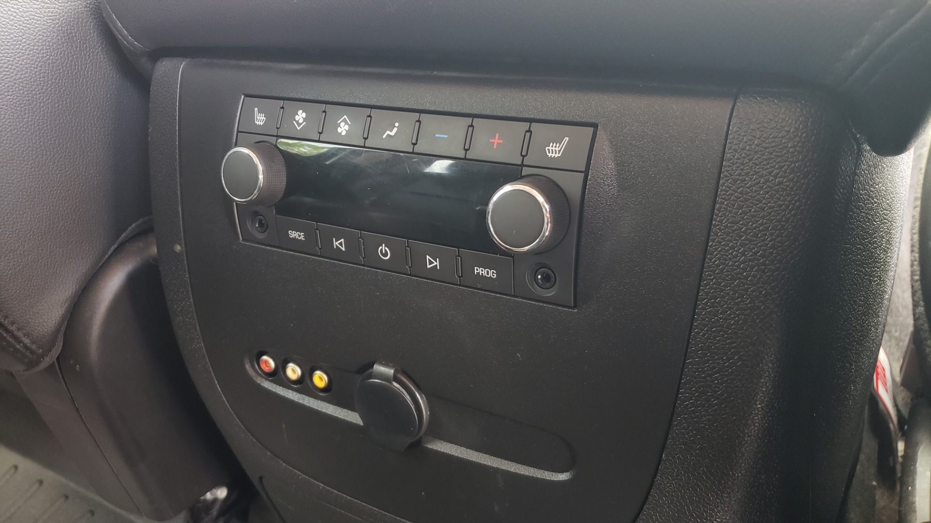 Used 2012 Chevrolet SUBURBAN LTZ 4WD / NAV / SUNROOF / BOSE / ENTERTAINMENT / 3-ROWS / REARVIEW for sale Sold at Formula Imports in Charlotte NC 28227 69
