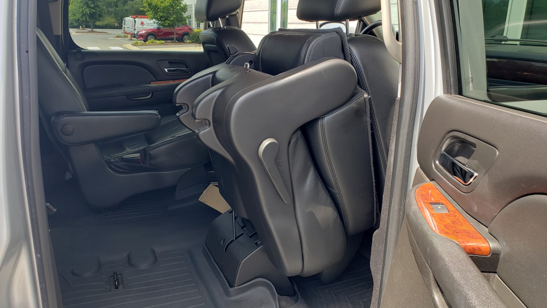 Used 2012 Chevrolet SUBURBAN LTZ 4WD / NAV / SUNROOF / BOSE / ENTERTAINMENT / 3-ROWS / REARVIEW for sale Sold at Formula Imports in Charlotte NC 28227 70
