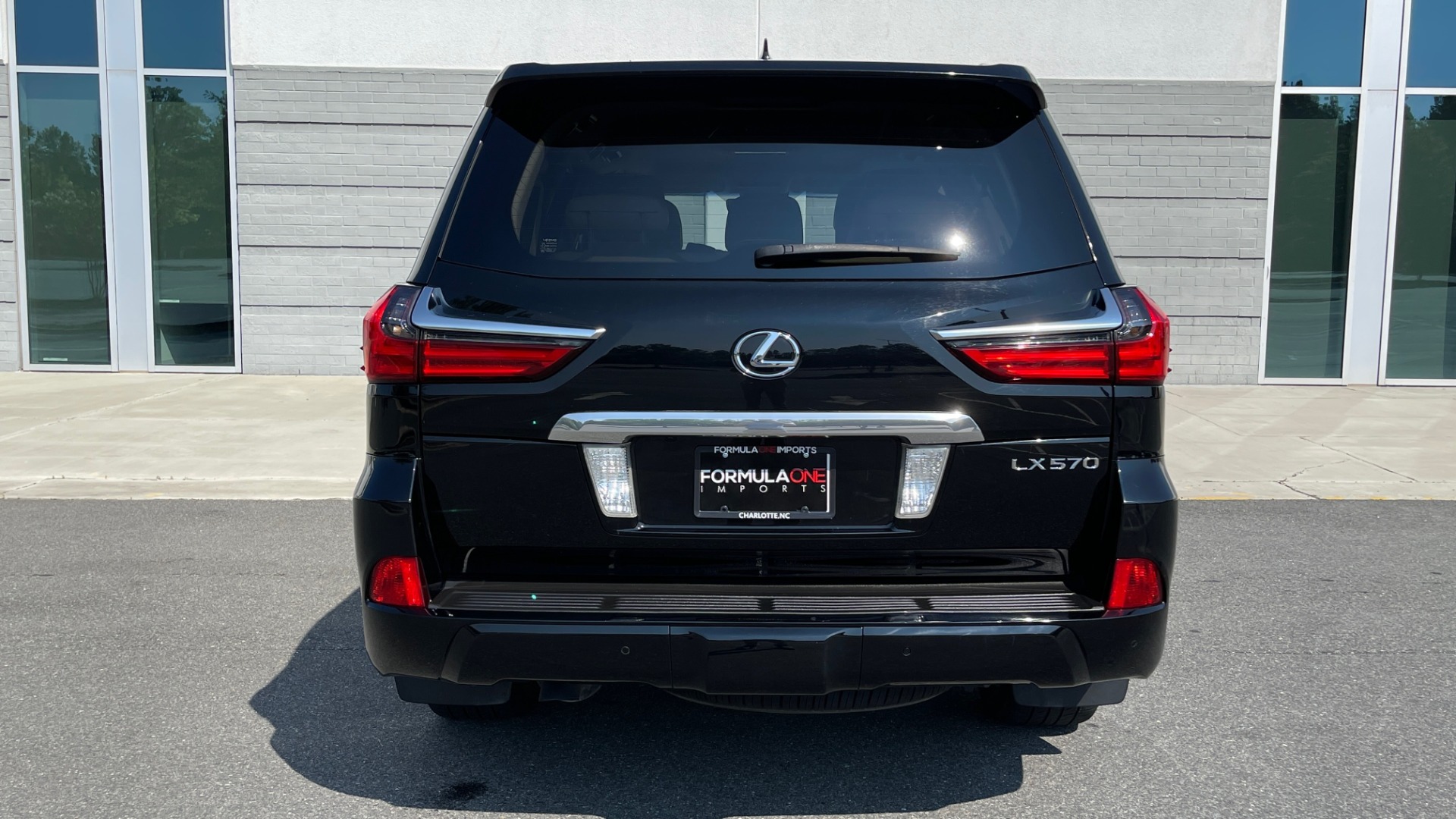 Used 2017 Lexus LX 570 LUXURY / 5.7L V8 / NAV / SUNROOF / 3-ROW / DVD / REARVIEW for sale Sold at Formula Imports in Charlotte NC 28227 19