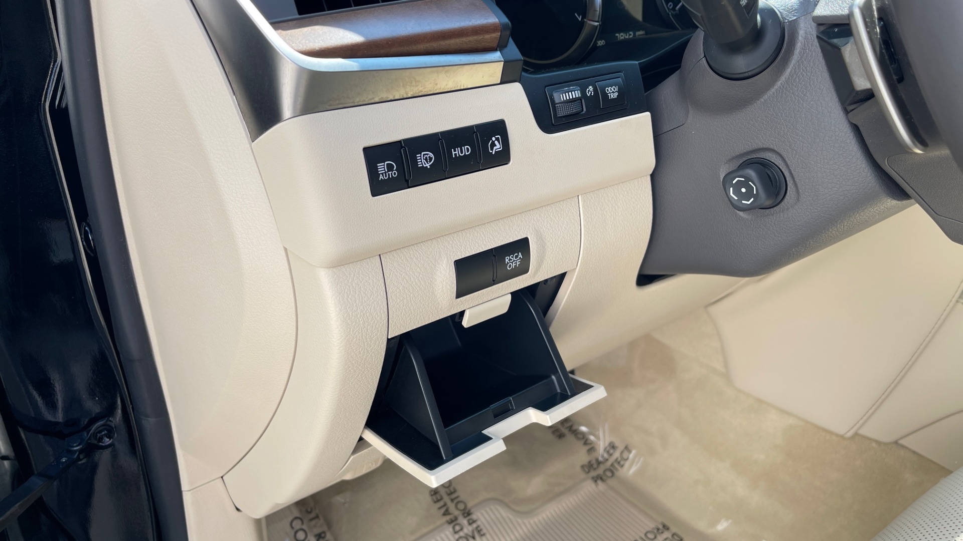 Used 2017 Lexus LX 570 LUXURY / 5.7L V8 / NAV / SUNROOF / 3-ROW / DVD / REARVIEW for sale Sold at Formula Imports in Charlotte NC 28227 29