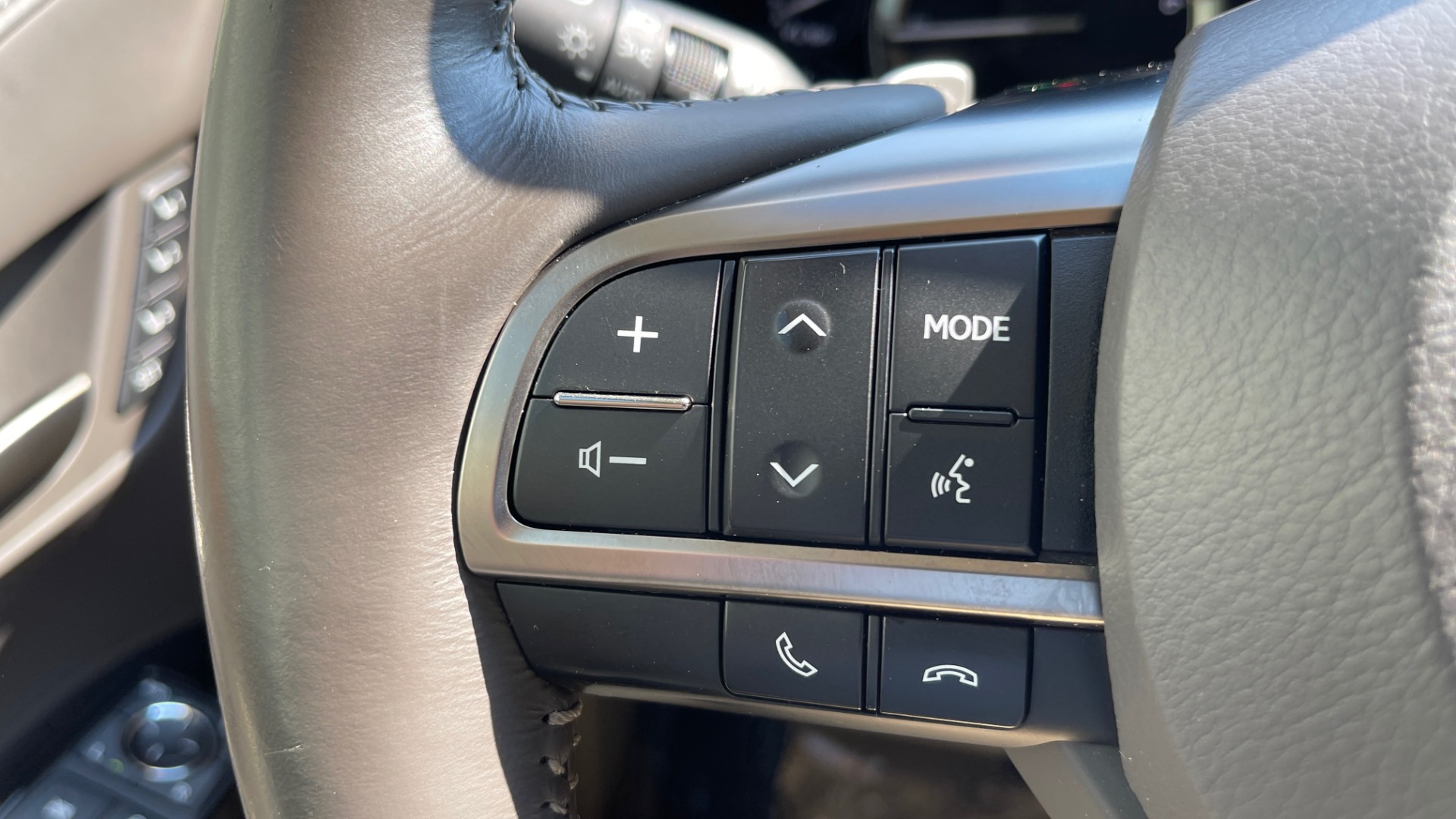 Used 2017 Lexus LX 570 LUXURY / 5.7L V8 / NAV / SUNROOF / 3-ROW / DVD / REARVIEW for sale Sold at Formula Imports in Charlotte NC 28227 30