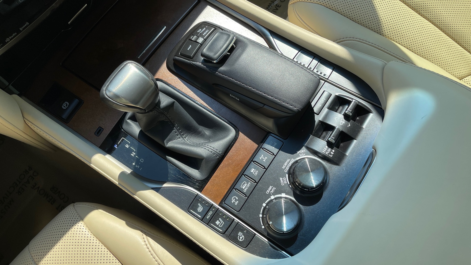 Used 2017 Lexus LX 570 LUXURY / 5.7L V8 / NAV / SUNROOF / 3-ROW / DVD / REARVIEW for sale Sold at Formula Imports in Charlotte NC 28227 41