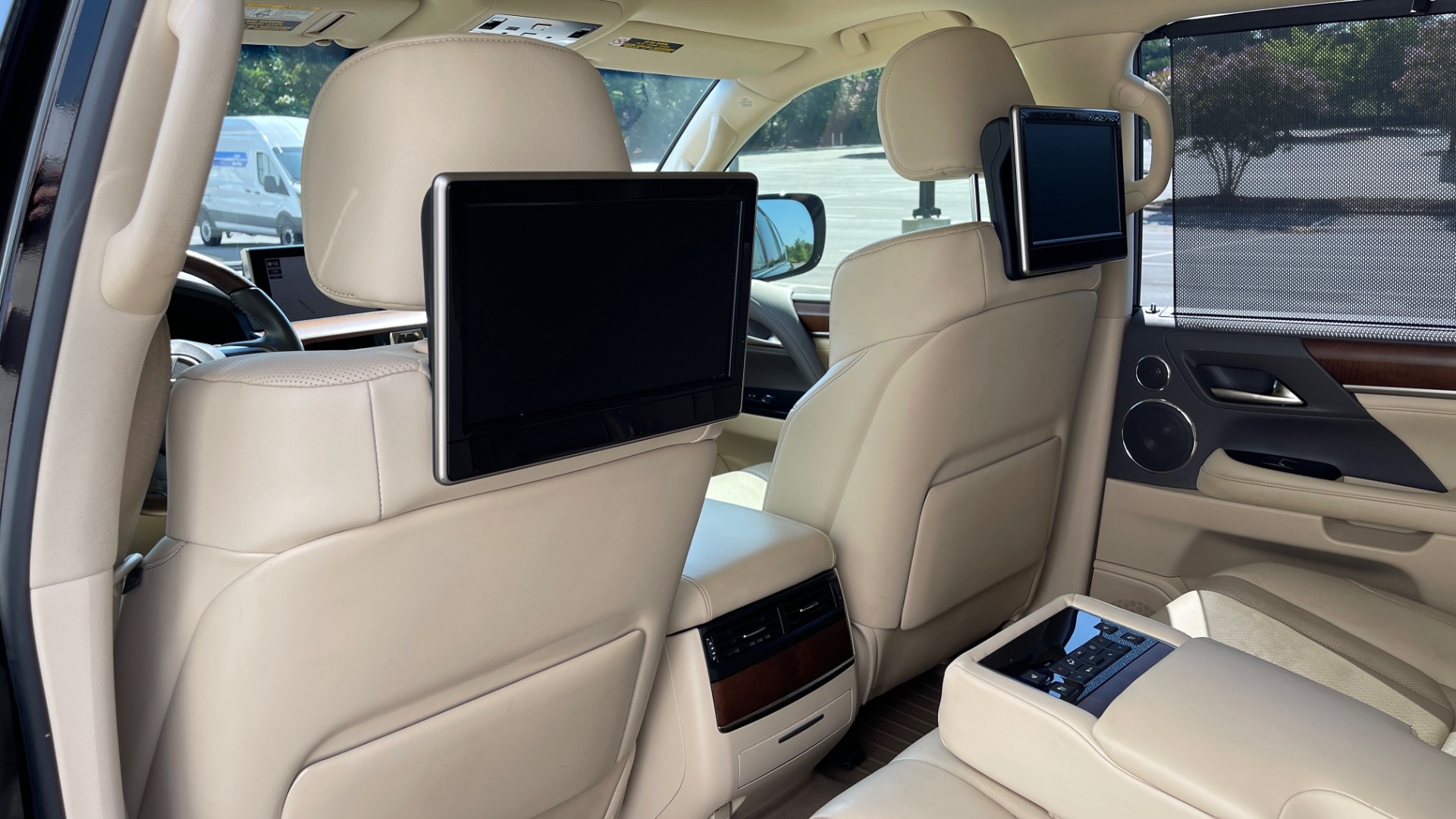 Used 2017 Lexus LX 570 LUXURY / 5.7L V8 / NAV / SUNROOF / 3-ROW / DVD / REARVIEW for sale Sold at Formula Imports in Charlotte NC 28227 52