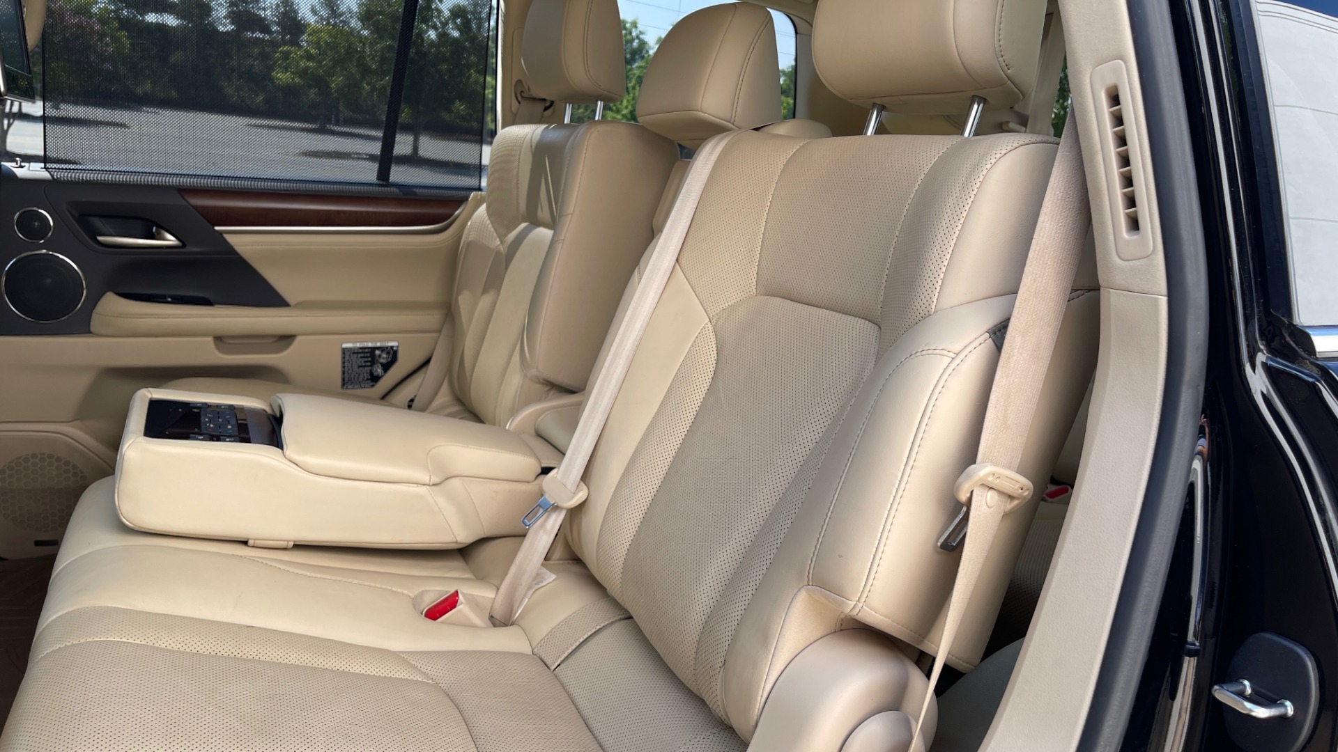 Used 2017 Lexus LX 570 LUXURY / 5.7L V8 / NAV / SUNROOF / 3-ROW / DVD / REARVIEW for sale Sold at Formula Imports in Charlotte NC 28227 55