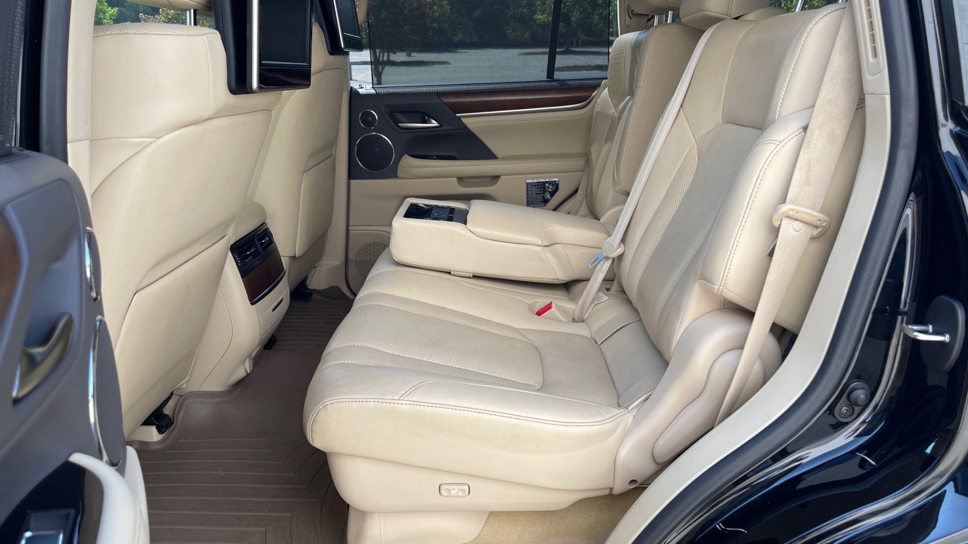 Used 2017 Lexus LX 570 LUXURY / 5.7L V8 / NAV / SUNROOF / 3-ROW / DVD / REARVIEW for sale Sold at Formula Imports in Charlotte NC 28227 56