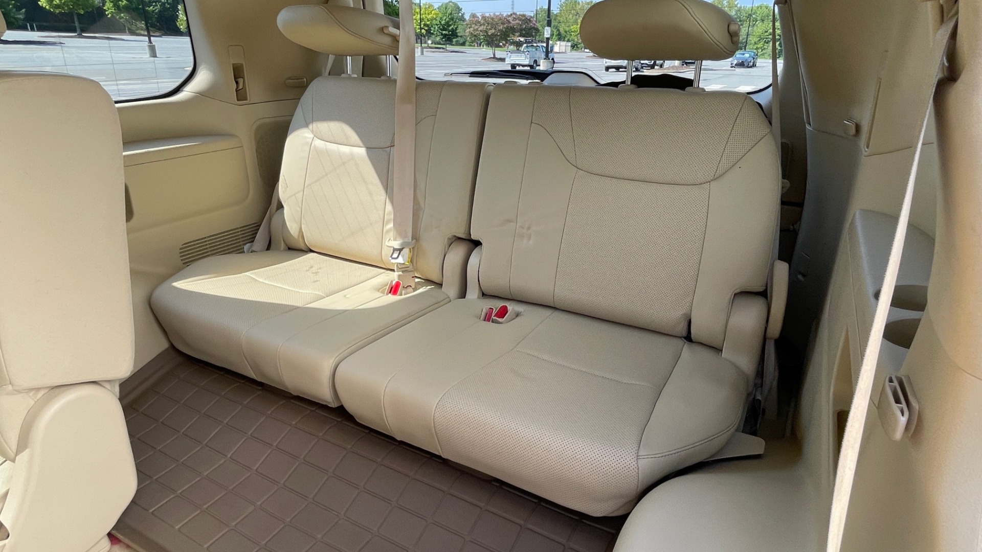 Used 2017 Lexus LX 570 LUXURY / 5.7L V8 / NAV / SUNROOF / 3-ROW / DVD / REARVIEW for sale Sold at Formula Imports in Charlotte NC 28227 57