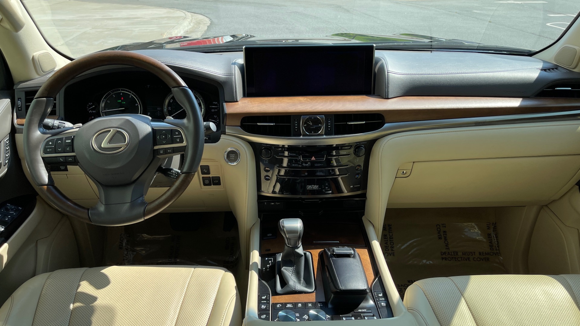 Used 2017 Lexus LX 570 LUXURY / 5.7L V8 / NAV / SUNROOF / 3-ROW / DVD / REARVIEW for sale Sold at Formula Imports in Charlotte NC 28227 63