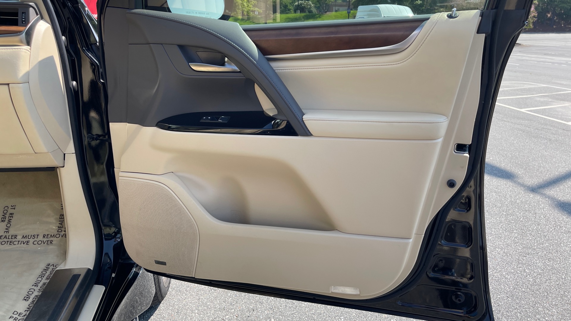 Used 2017 Lexus LX 570 LUXURY / 5.7L V8 / NAV / SUNROOF / 3-ROW / DVD / REARVIEW for sale Sold at Formula Imports in Charlotte NC 28227 70