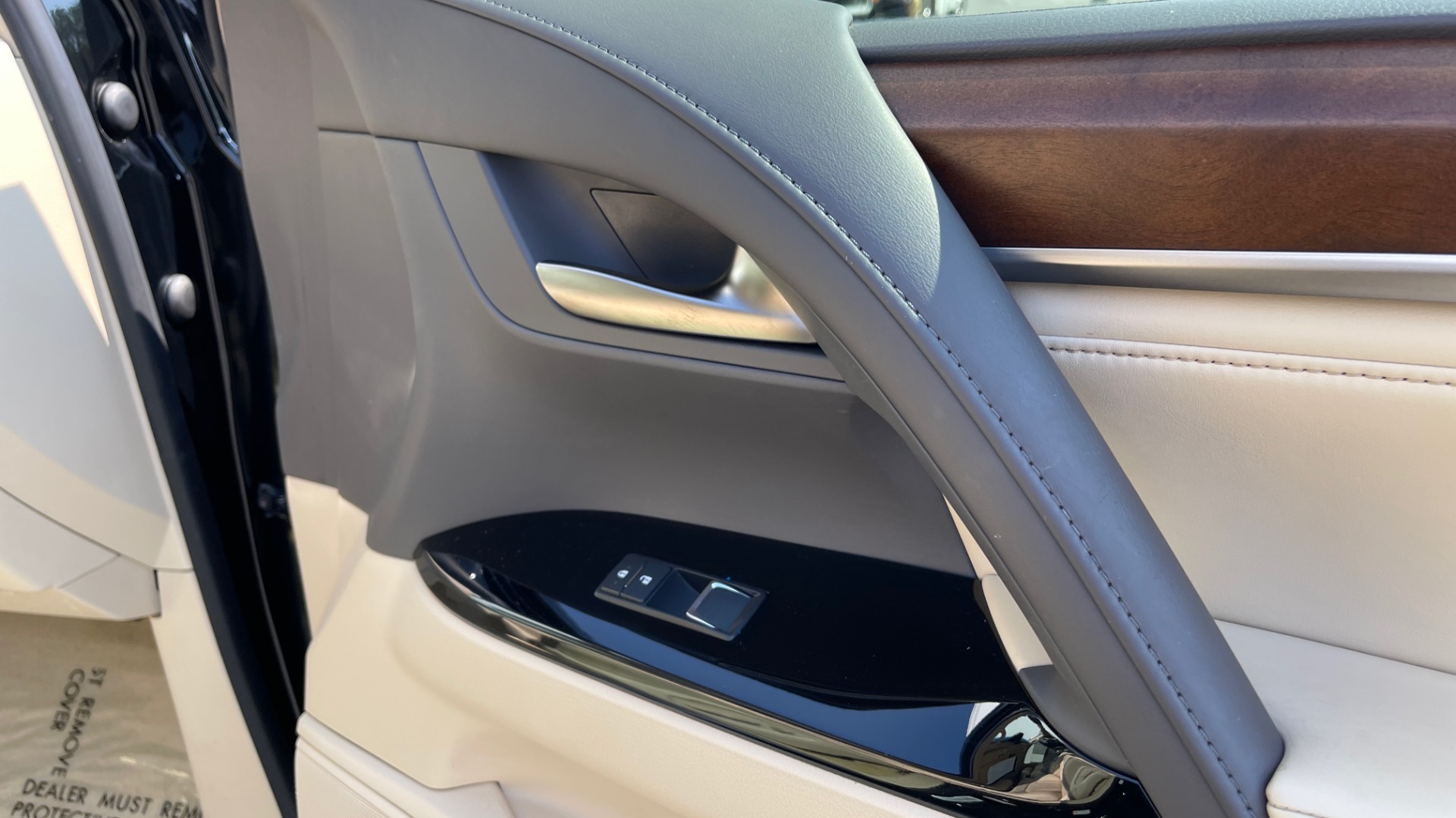 Used 2017 Lexus LX 570 LUXURY / 5.7L V8 / NAV / SUNROOF / 3-ROW / DVD / REARVIEW for sale Sold at Formula Imports in Charlotte NC 28227 71