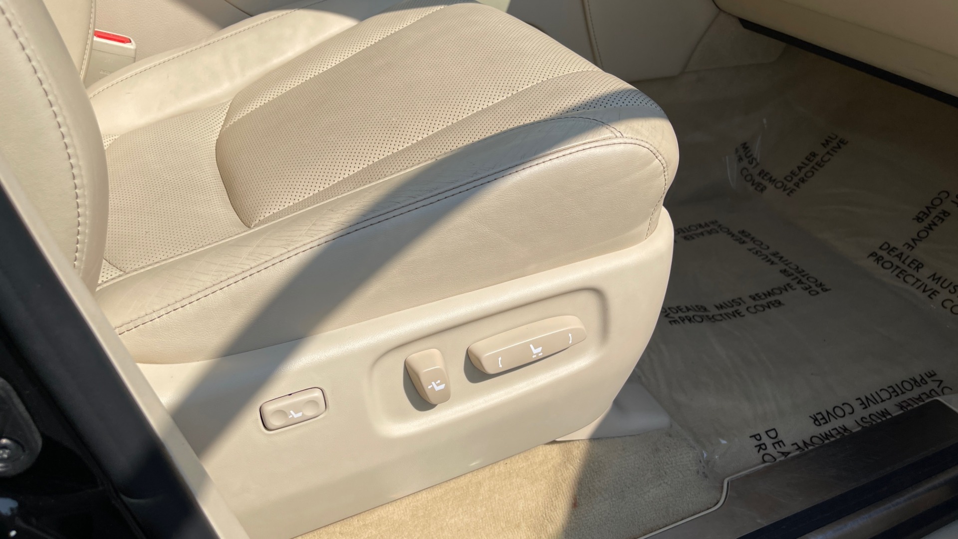 Used 2017 Lexus LX 570 LUXURY / 5.7L V8 / NAV / SUNROOF / 3-ROW / DVD / REARVIEW for sale Sold at Formula Imports in Charlotte NC 28227 72