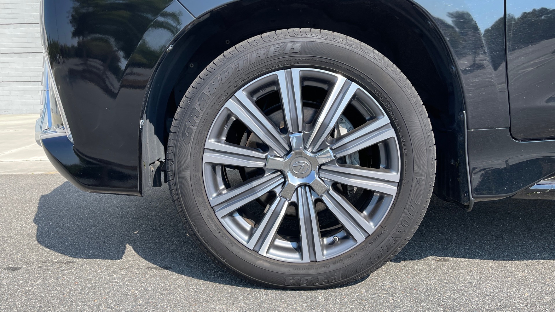 Used 2017 Lexus LX 570 LUXURY / 5.7L V8 / NAV / SUNROOF / 3-ROW / DVD / REARVIEW for sale Sold at Formula Imports in Charlotte NC 28227 75