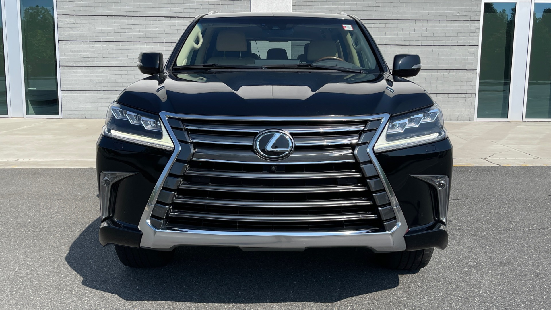 Used 2017 Lexus LX 570 LUXURY / 5.7L V8 / NAV / SUNROOF / 3-ROW / DVD / REARVIEW for sale Sold at Formula Imports in Charlotte NC 28227 9