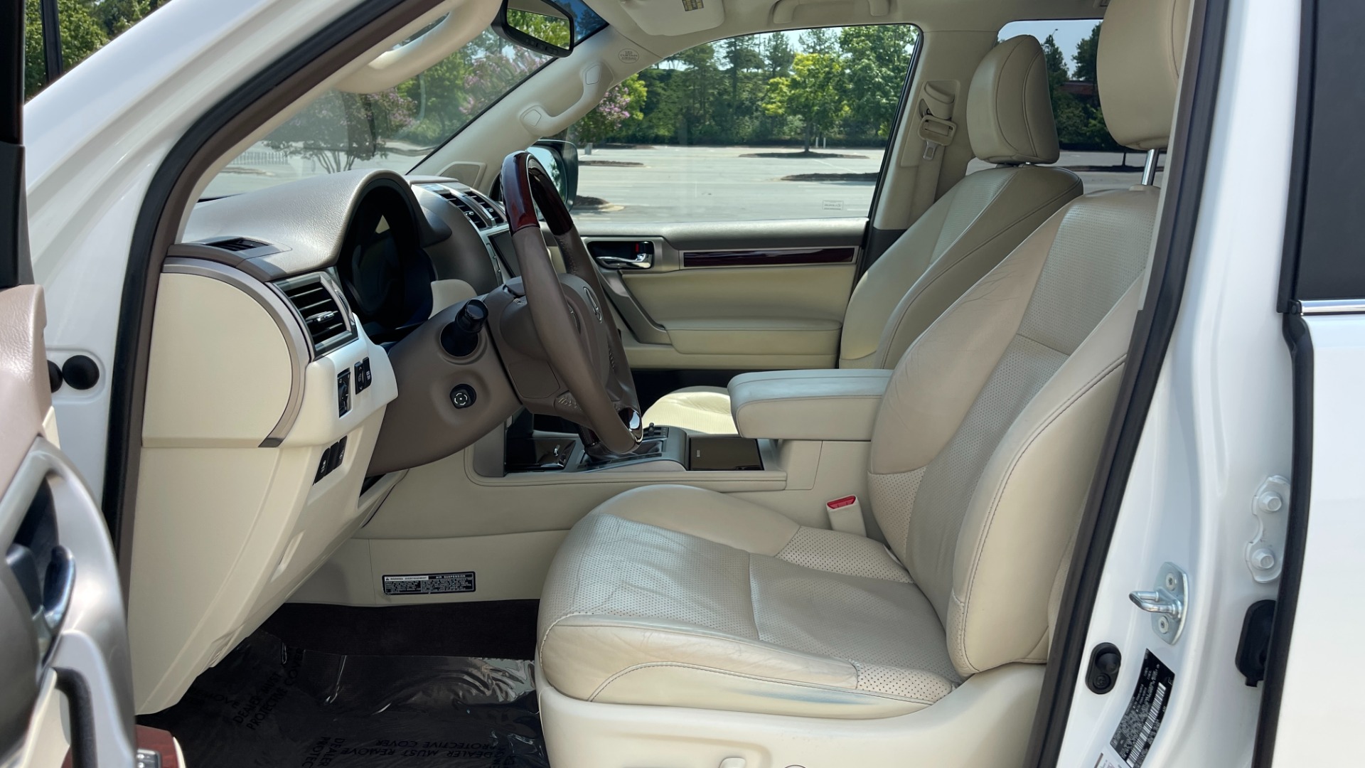 Used 2015 Lexus GX 460 LUXURY / 4.6L V8 / 4WD / NAV / SUNROOF / 3-ROW / REARVIEW for sale Sold at Formula Imports in Charlotte NC 28227 23