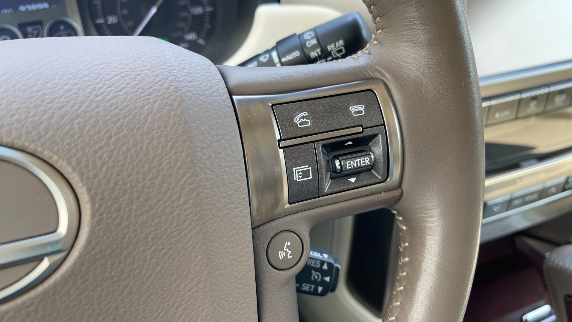 Used 2015 Lexus GX 460 LUXURY / 4.6L V8 / 4WD / NAV / SUNROOF / 3-ROW / REARVIEW for sale Sold at Formula Imports in Charlotte NC 28227 28