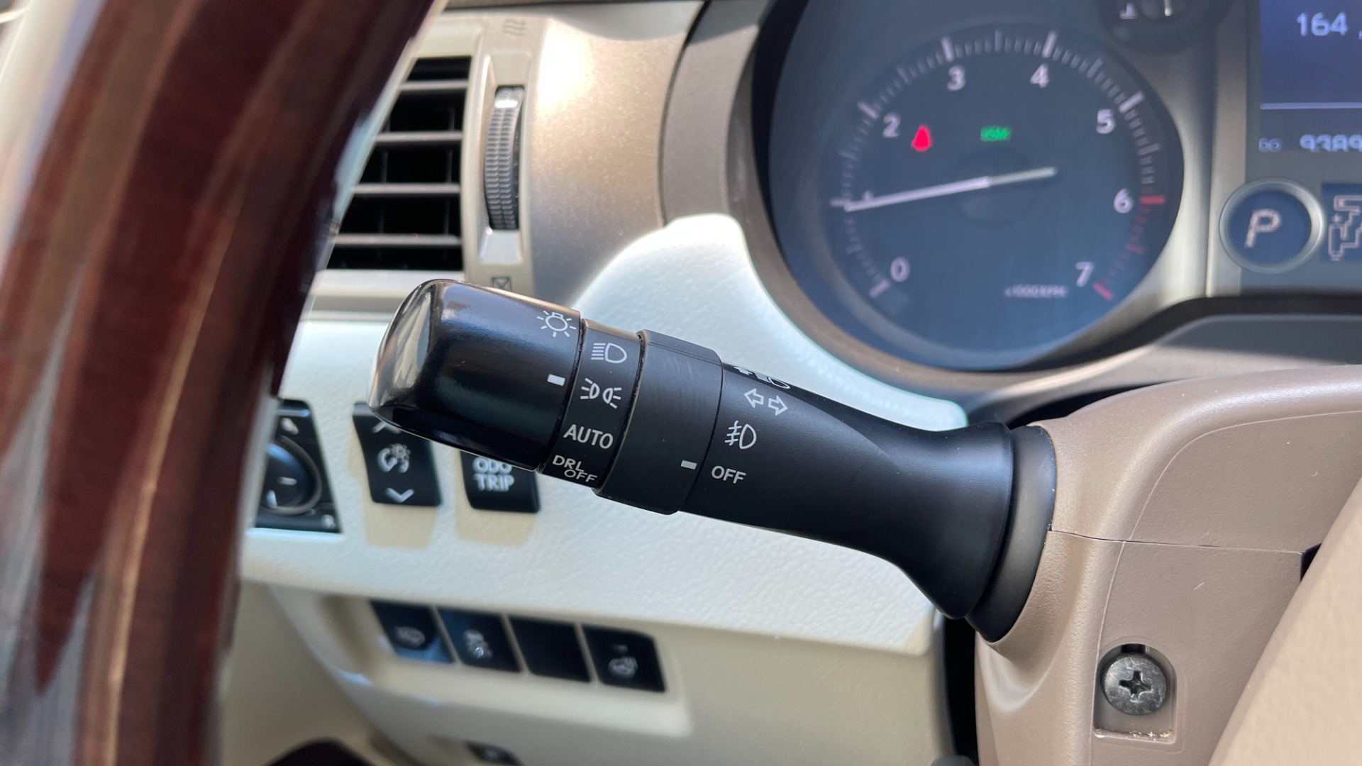 Used 2015 Lexus GX 460 LUXURY / 4.6L V8 / 4WD / NAV / SUNROOF / 3-ROW / REARVIEW for sale Sold at Formula Imports in Charlotte NC 28227 30