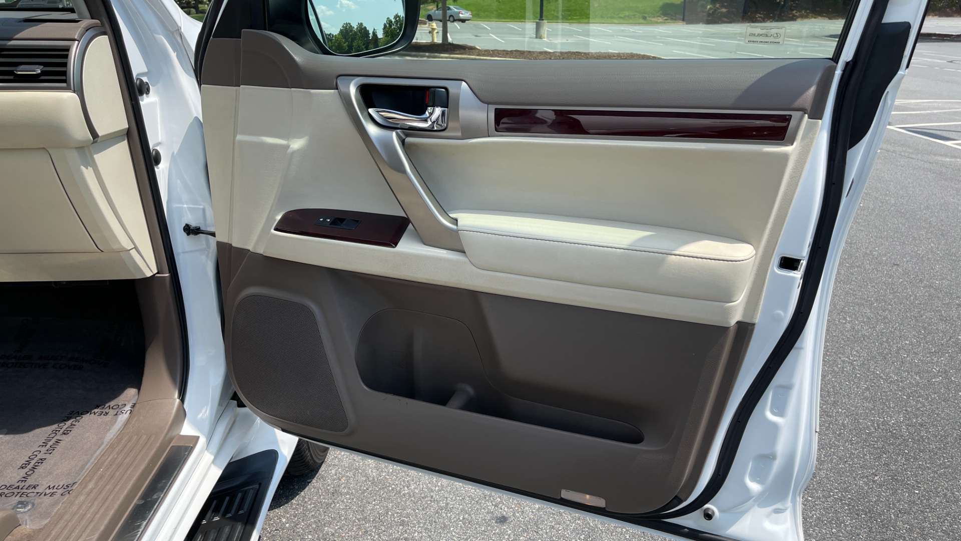 Used 2015 Lexus GX 460 LUXURY / 4.6L V8 / 4WD / NAV / SUNROOF / 3-ROW / REARVIEW for sale Sold at Formula Imports in Charlotte NC 28227 53