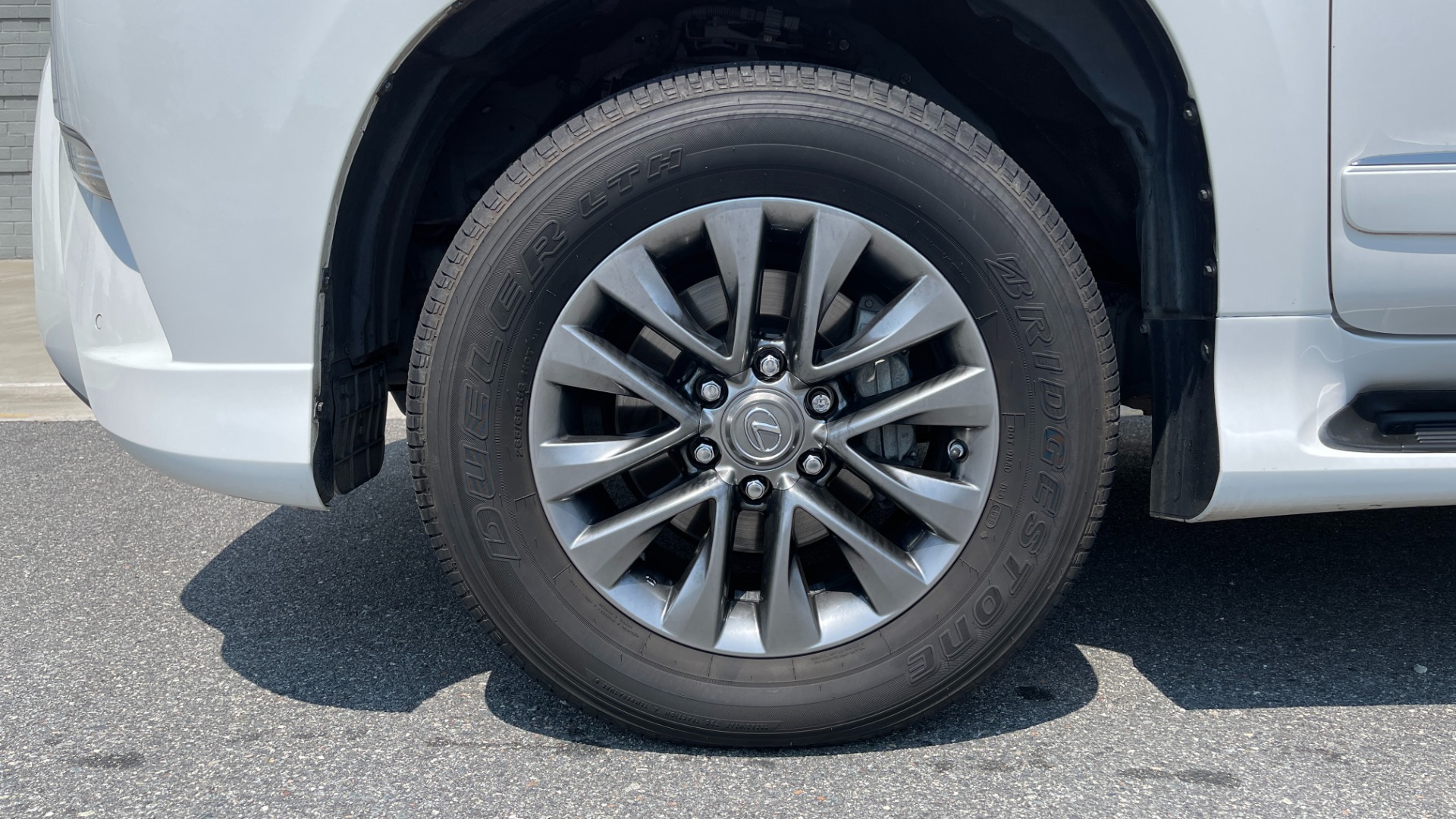 Used 2015 Lexus GX 460 LUXURY / 4.6L V8 / 4WD / NAV / SUNROOF / 3-ROW / REARVIEW for sale Sold at Formula Imports in Charlotte NC 28227 56