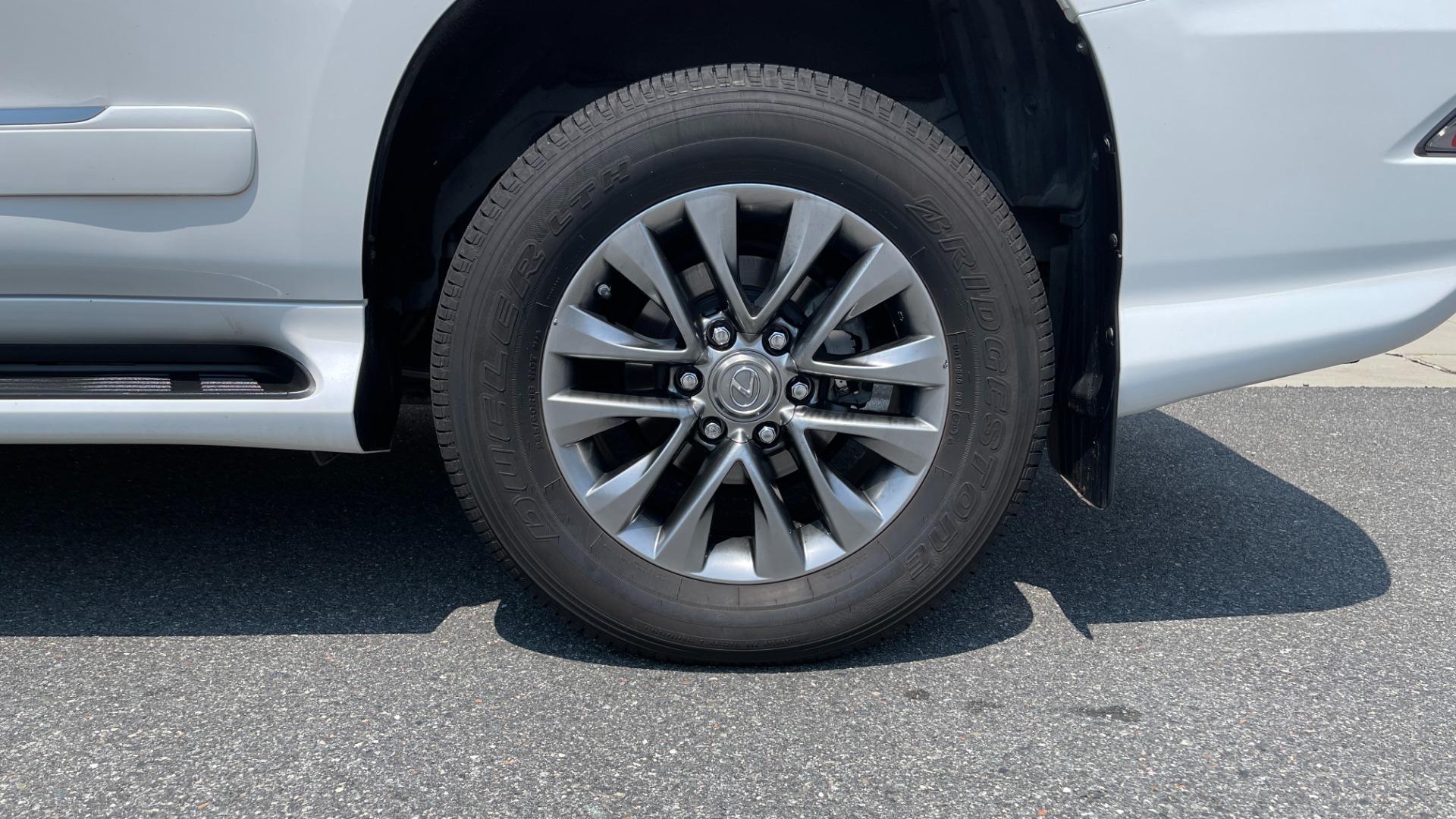 Used 2015 Lexus GX 460 LUXURY / 4.6L V8 / 4WD / NAV / SUNROOF / 3-ROW / REARVIEW for sale Sold at Formula Imports in Charlotte NC 28227 57
