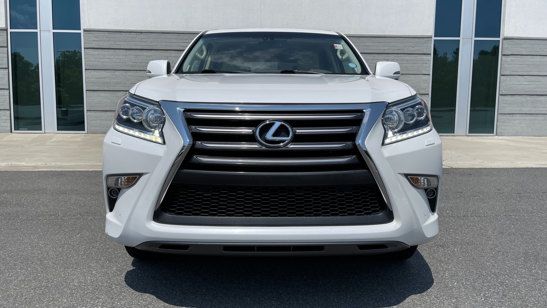 Used 2015 Lexus GX 460 LUXURY / 4.6L V8 / 4WD / NAV / SUNROOF / 3-ROW / REARVIEW for sale Sold at Formula Imports in Charlotte NC 28227 9