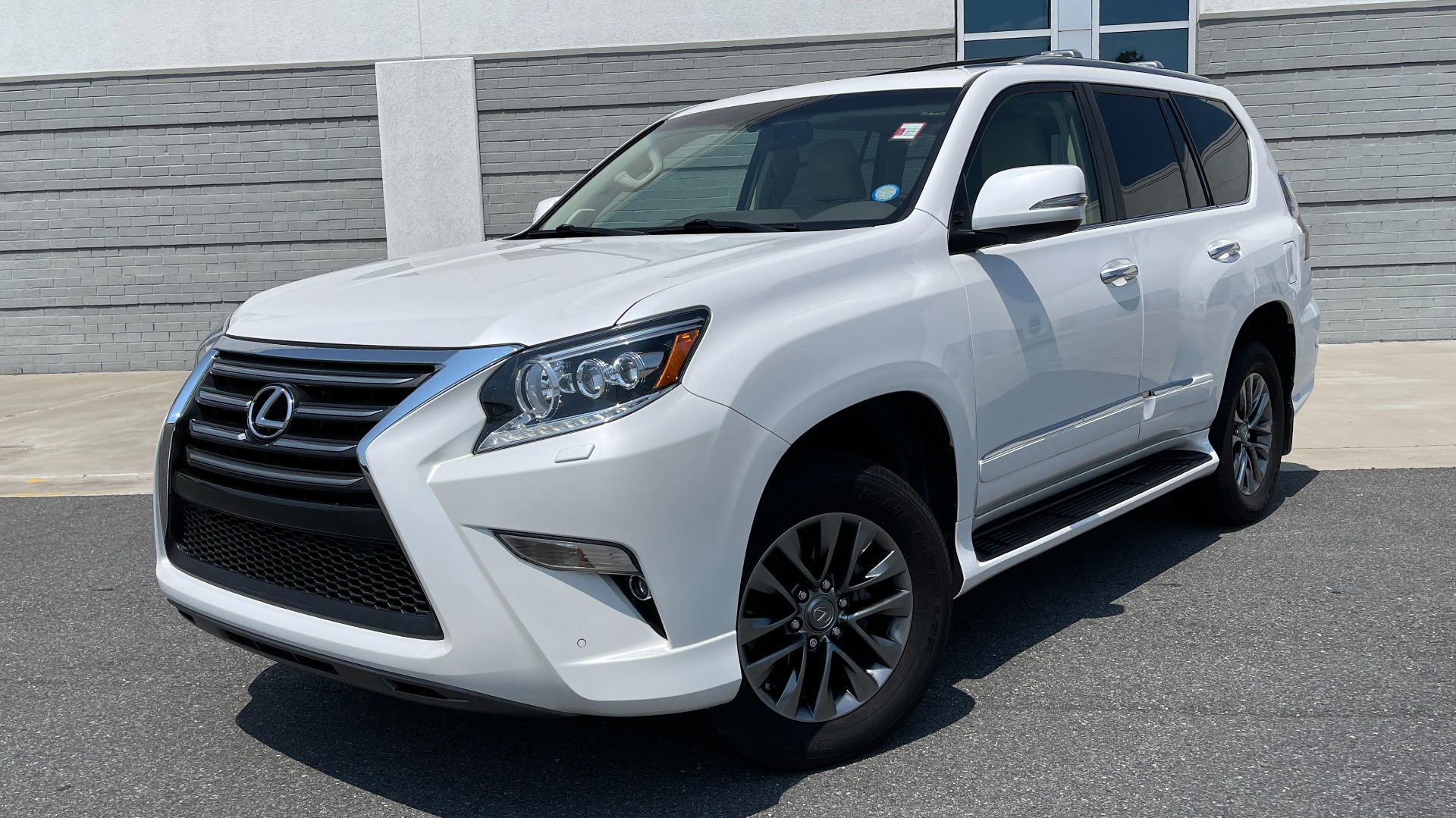 Used 2015 Lexus GX 460 LUXURY / 4.6L V8 / 4WD / NAV / SUNROOF / 3-ROW / REARVIEW for sale Sold at Formula Imports in Charlotte NC 28227 1