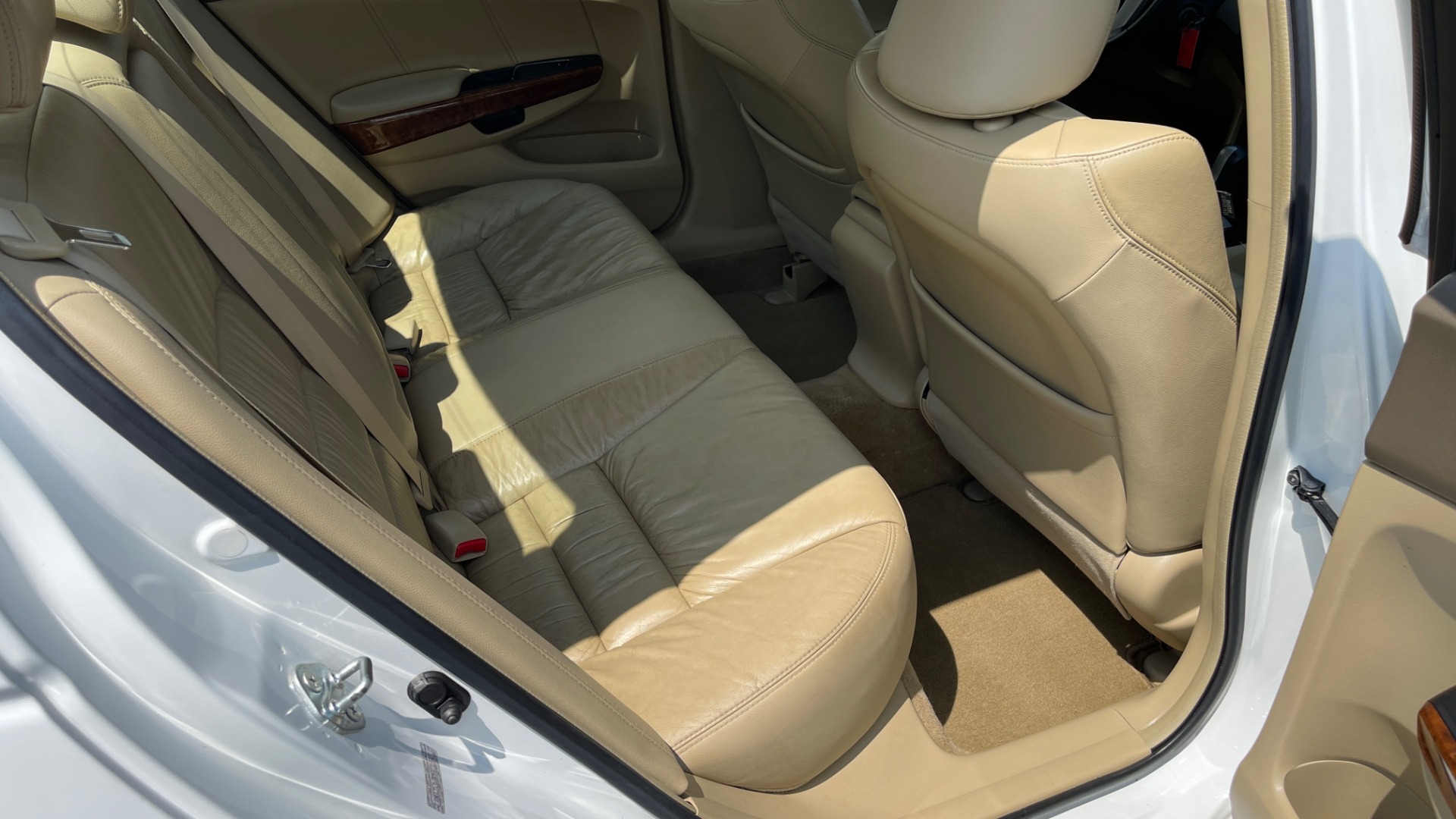 Used 2009 Honda ACCORD EX-L 4DR / 2.4L / AUTO / SUNROOF / ANC / DUAL-ZONE AUTO A/C for sale Sold at Formula Imports in Charlotte NC 28227 42
